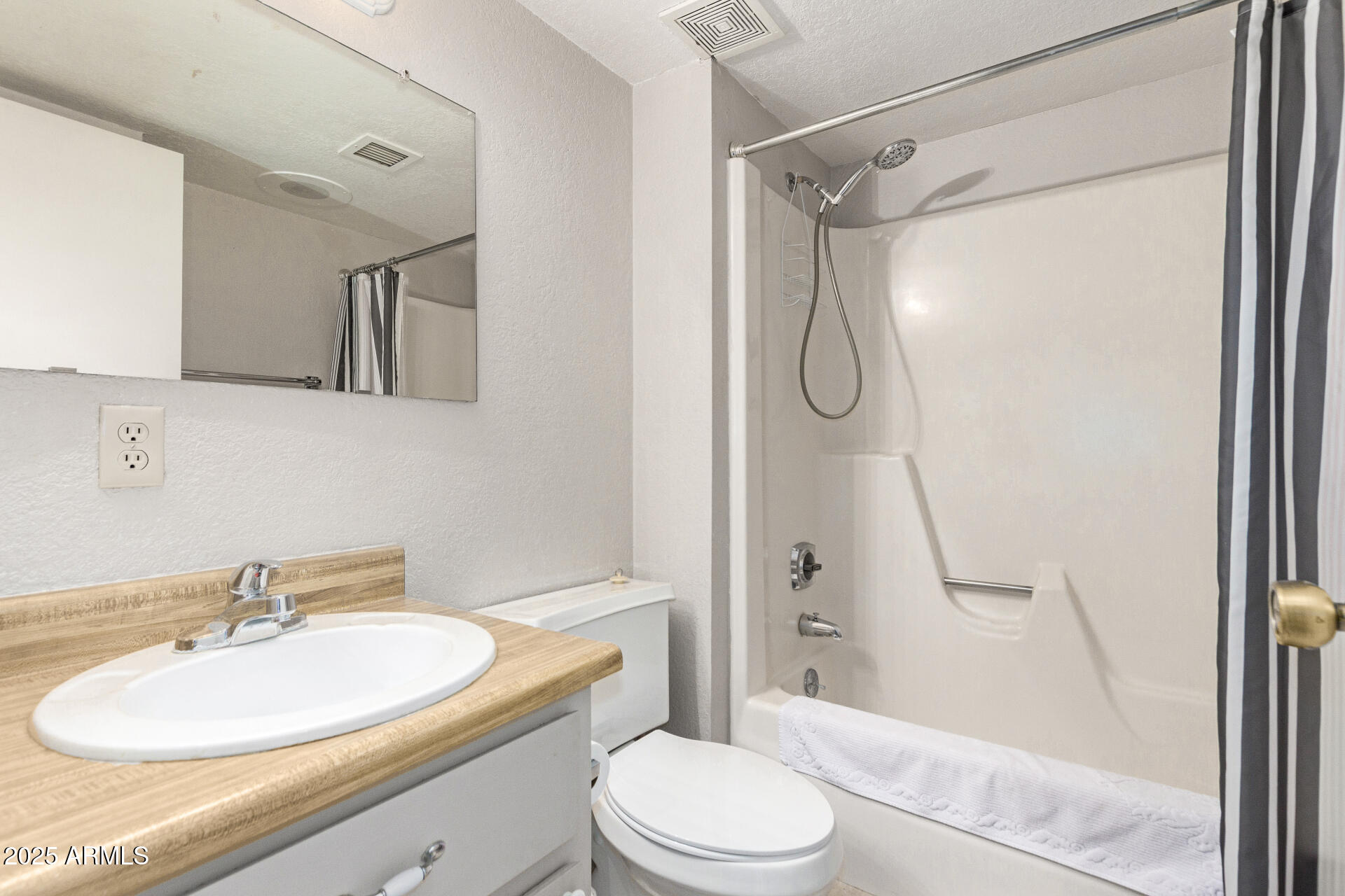 1217 N MILLER Road, 32