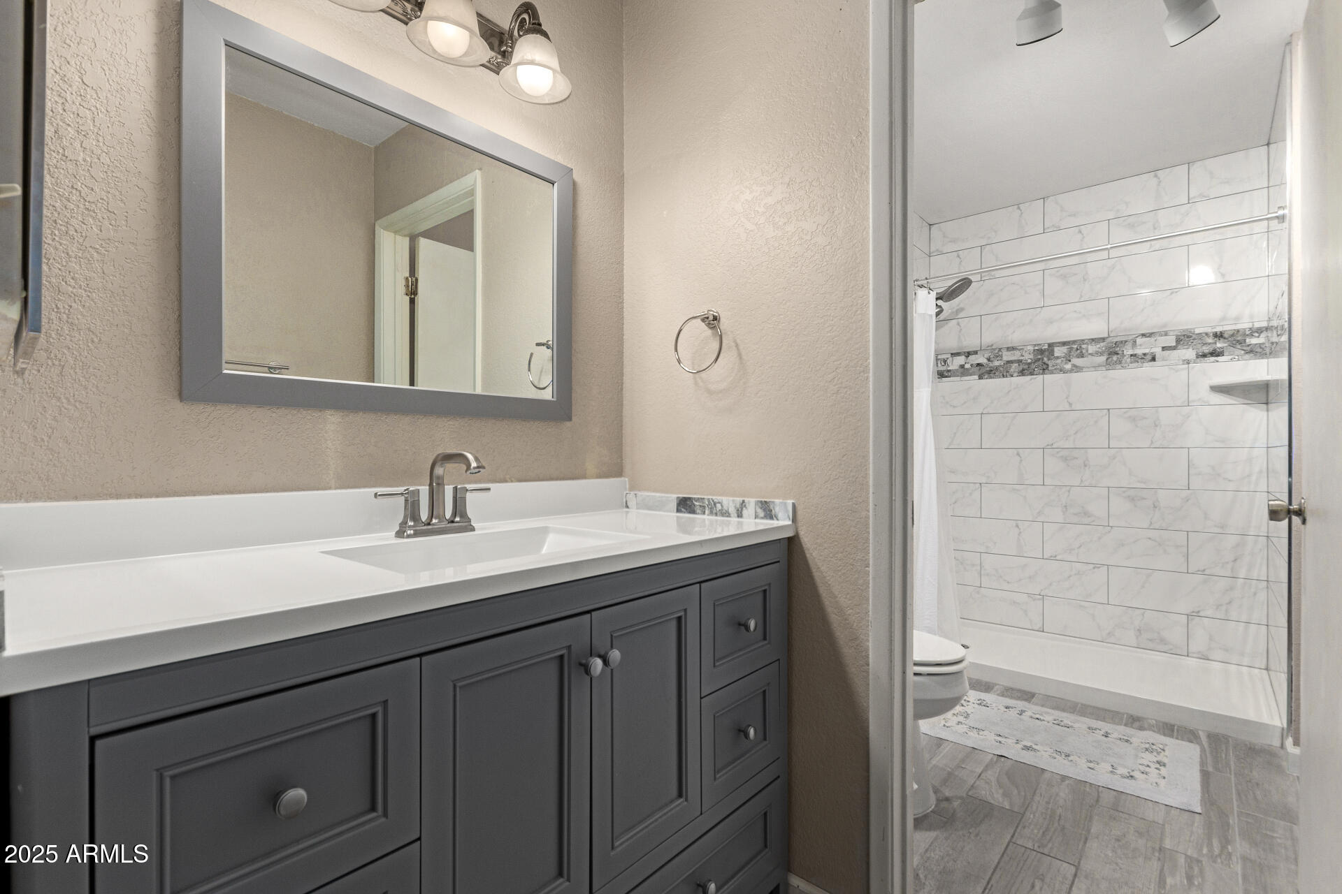 1217 N MILLER Road, 32