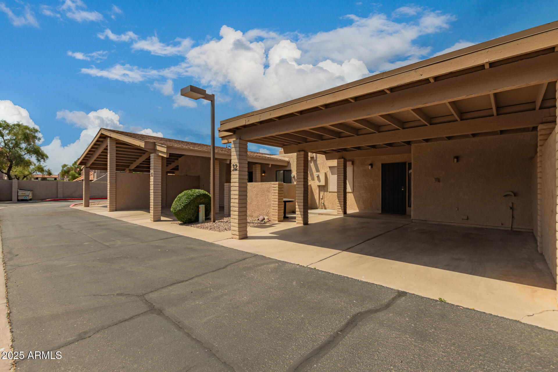 1217 N MILLER Road, 32