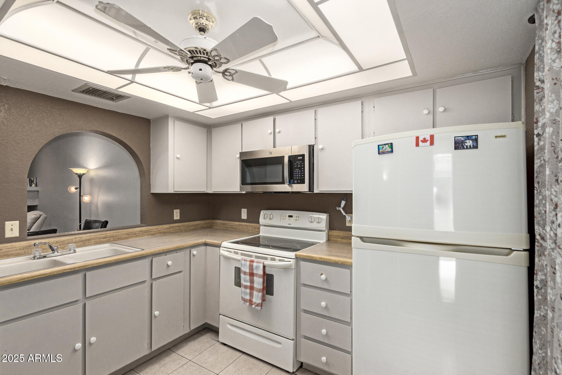 1217 N MILLER Road, 32