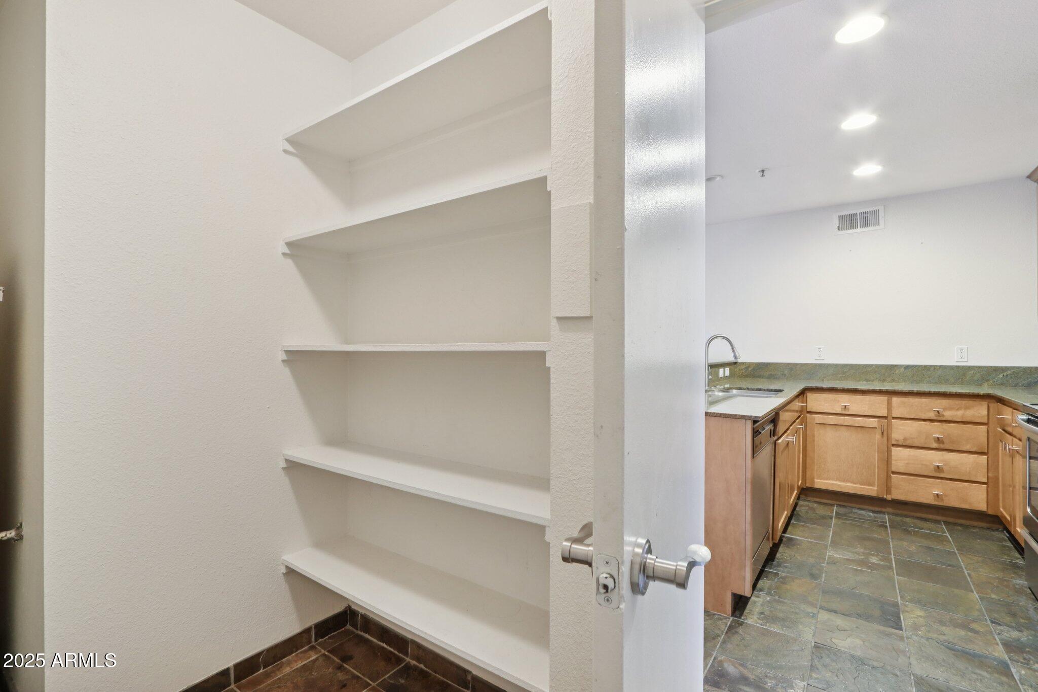 4704 E PARADISE VILLAGE Parkway N, 321