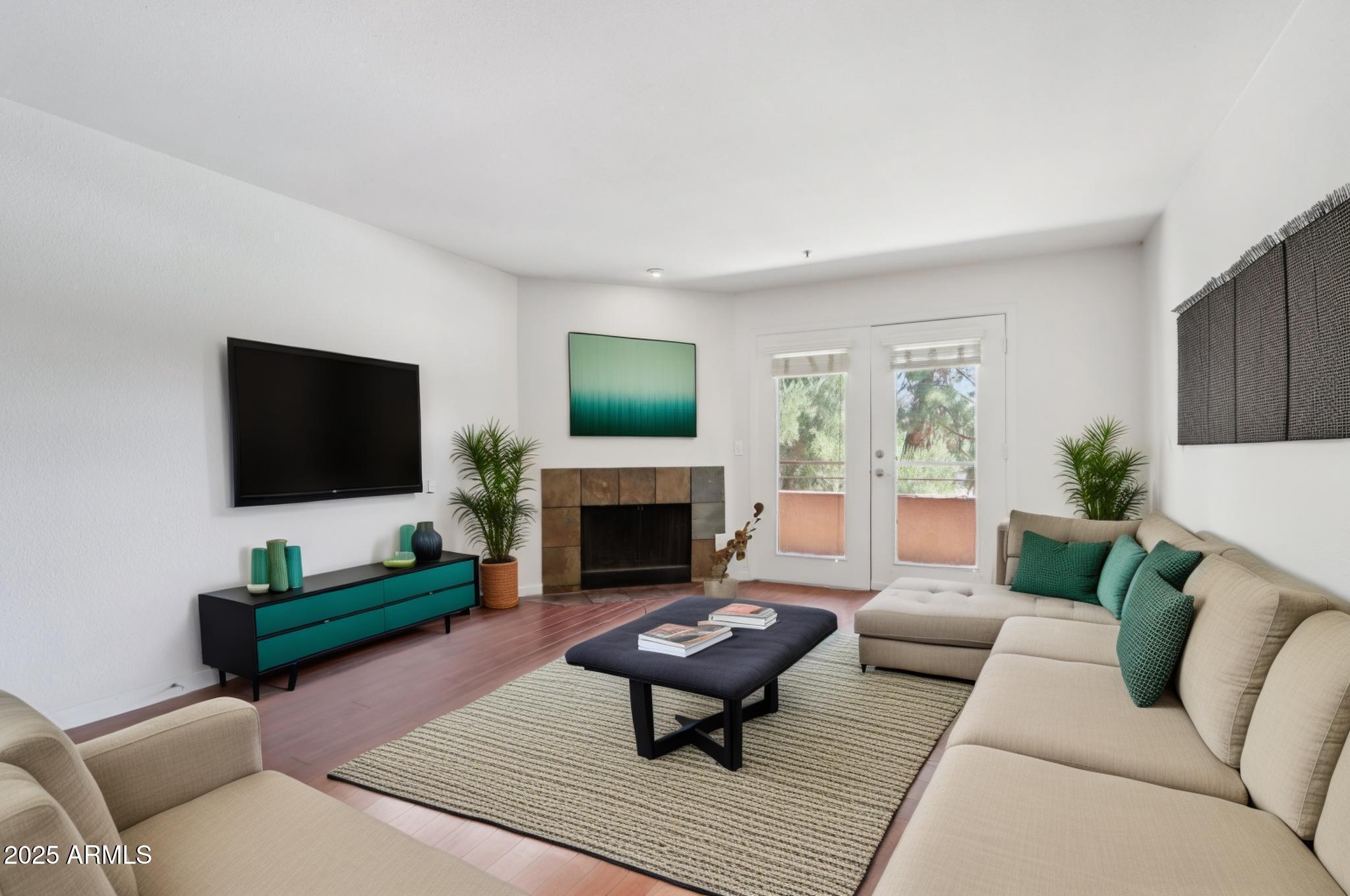 4704 E PARADISE VILLAGE Parkway N, 321