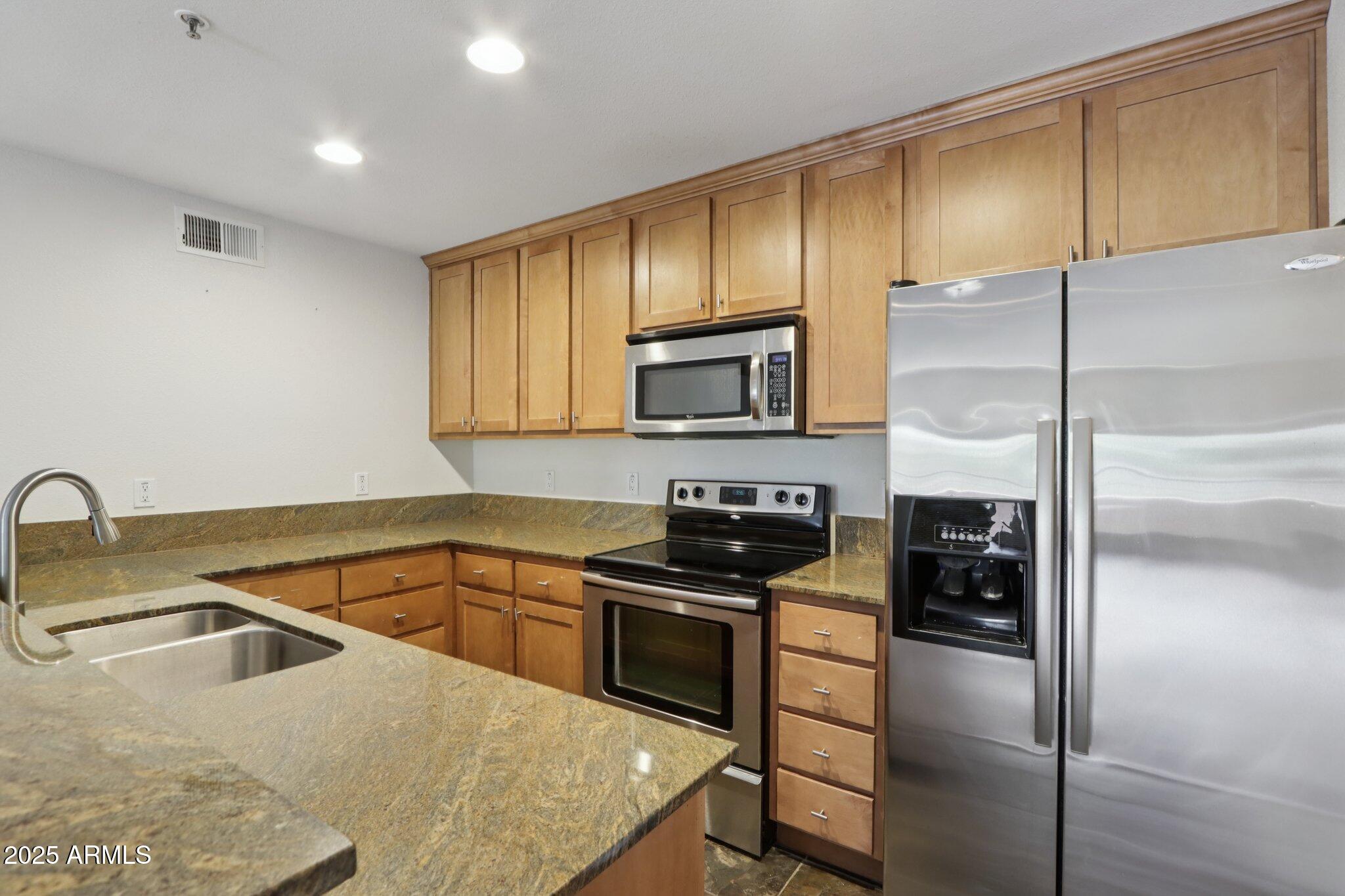 4704 E PARADISE VILLAGE Parkway N, 321