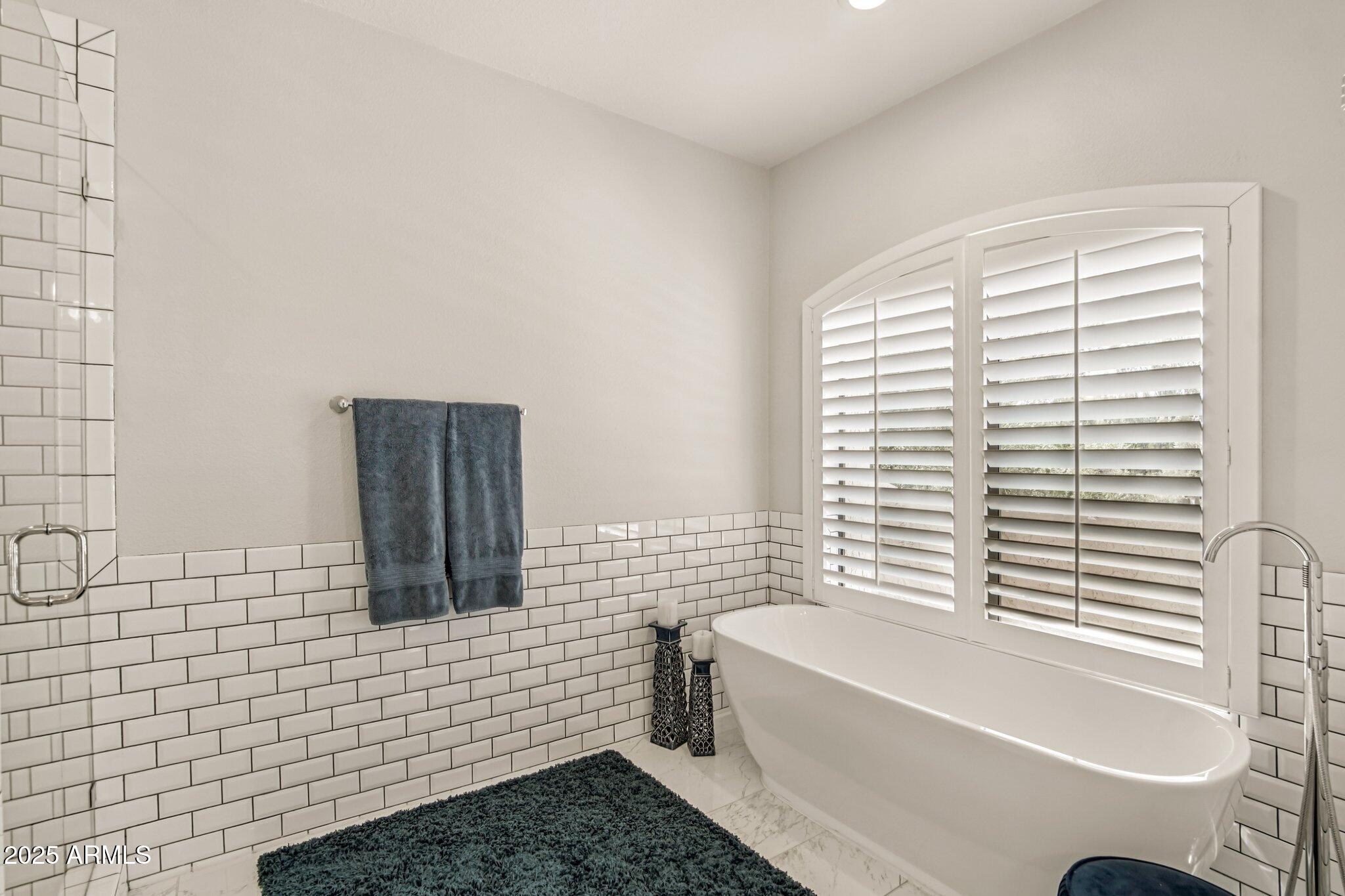 2626 E ARIZONA BILTMORE Circle, 14