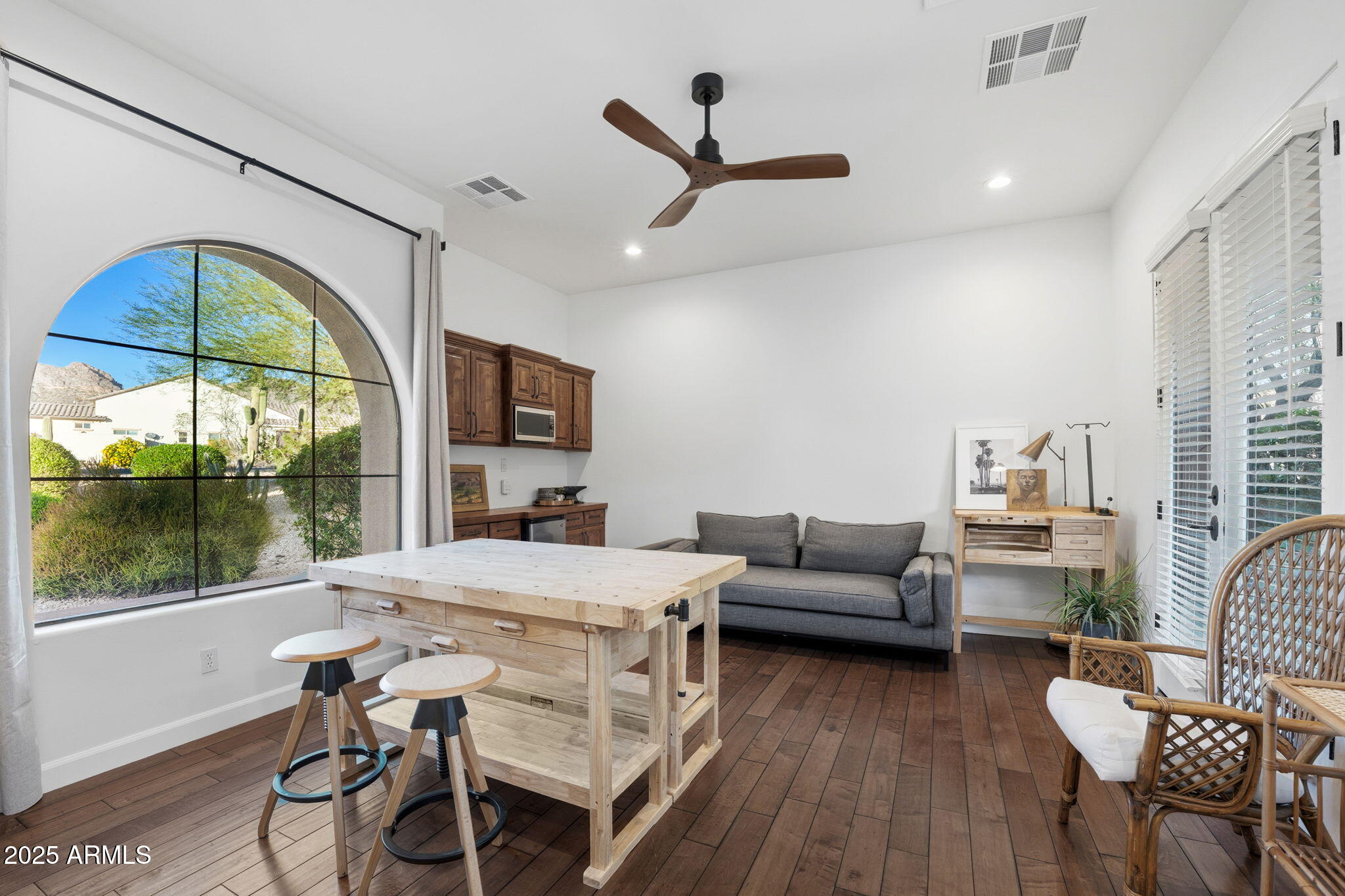 11409 E MINTON Street