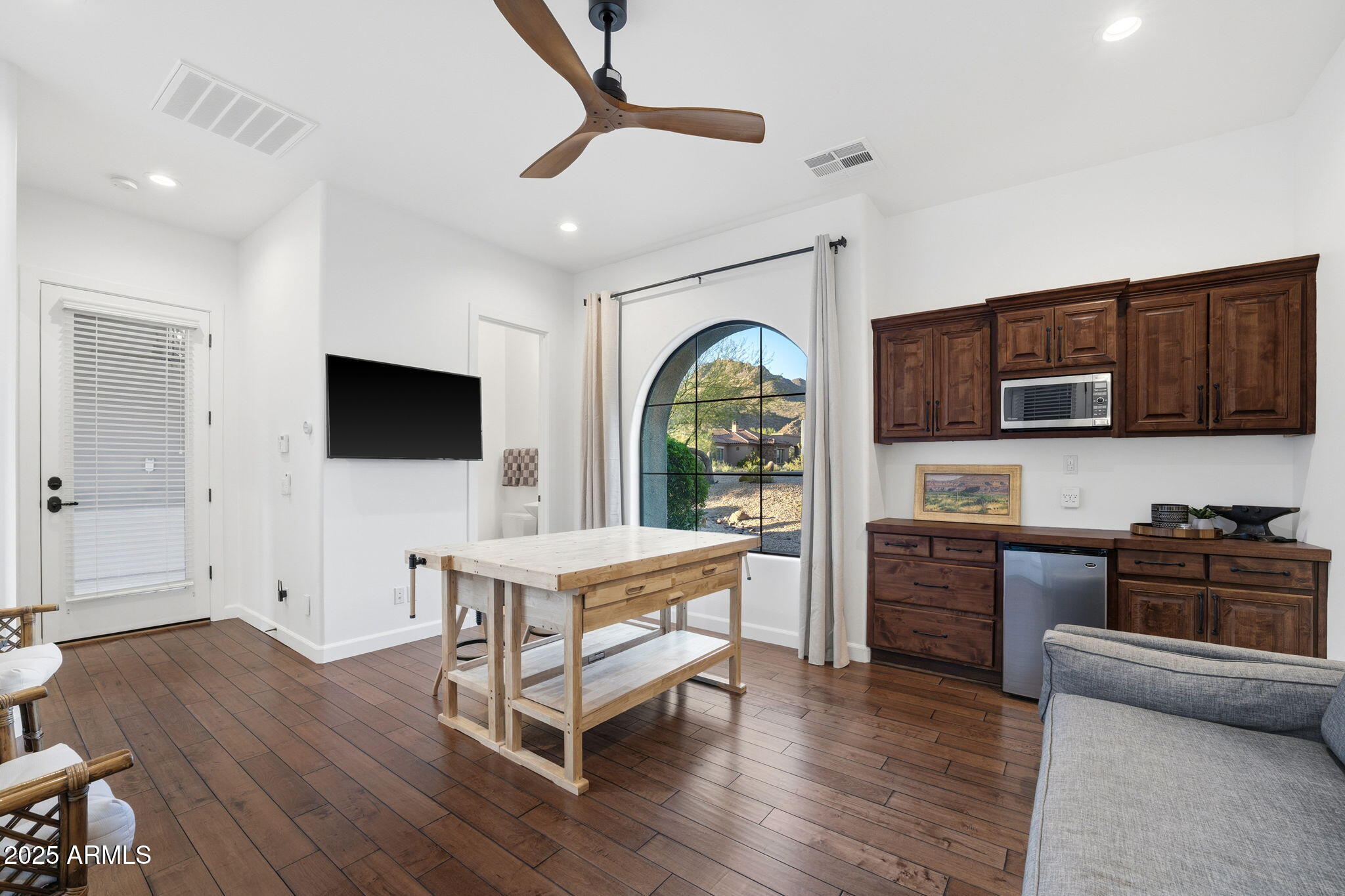 11409 E MINTON Street