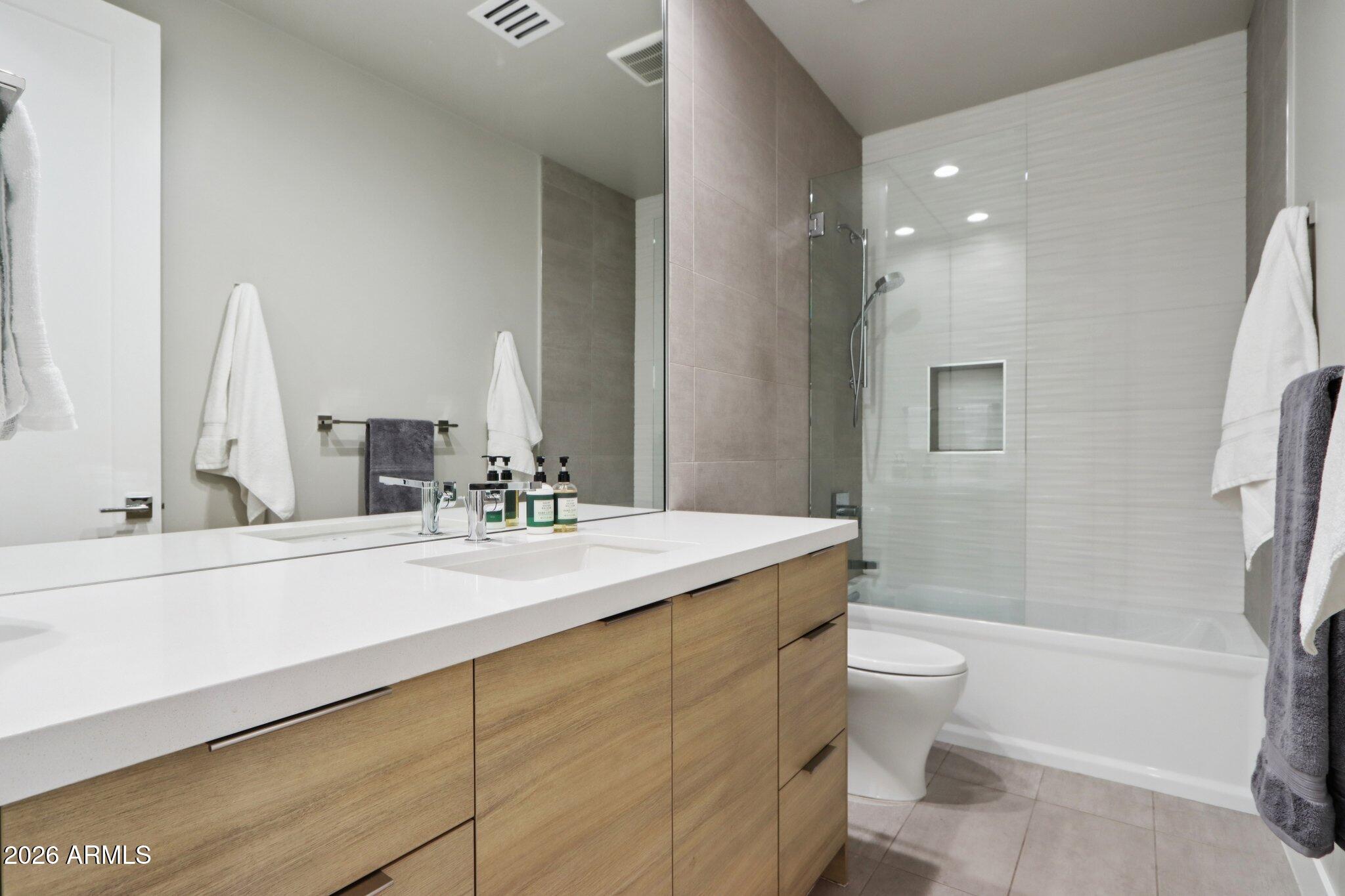 8989 N GAINEY CENTER Drive 237