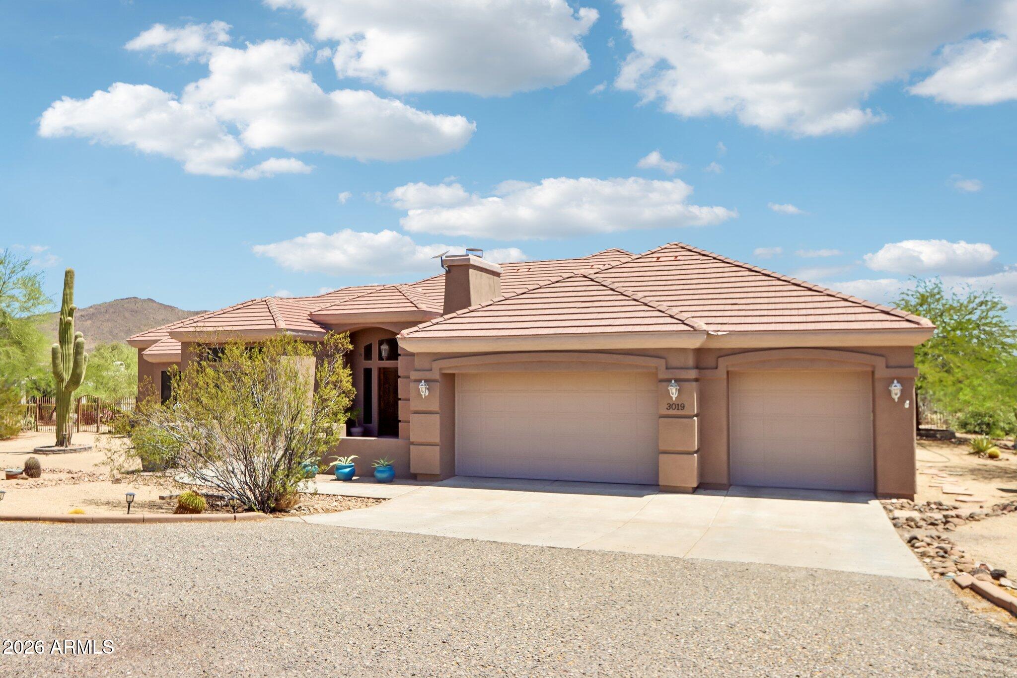 3019 W CARRIAGE Drive