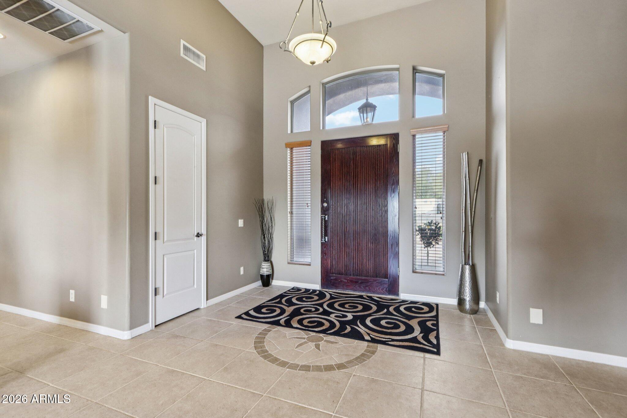 3019 W CARRIAGE Drive