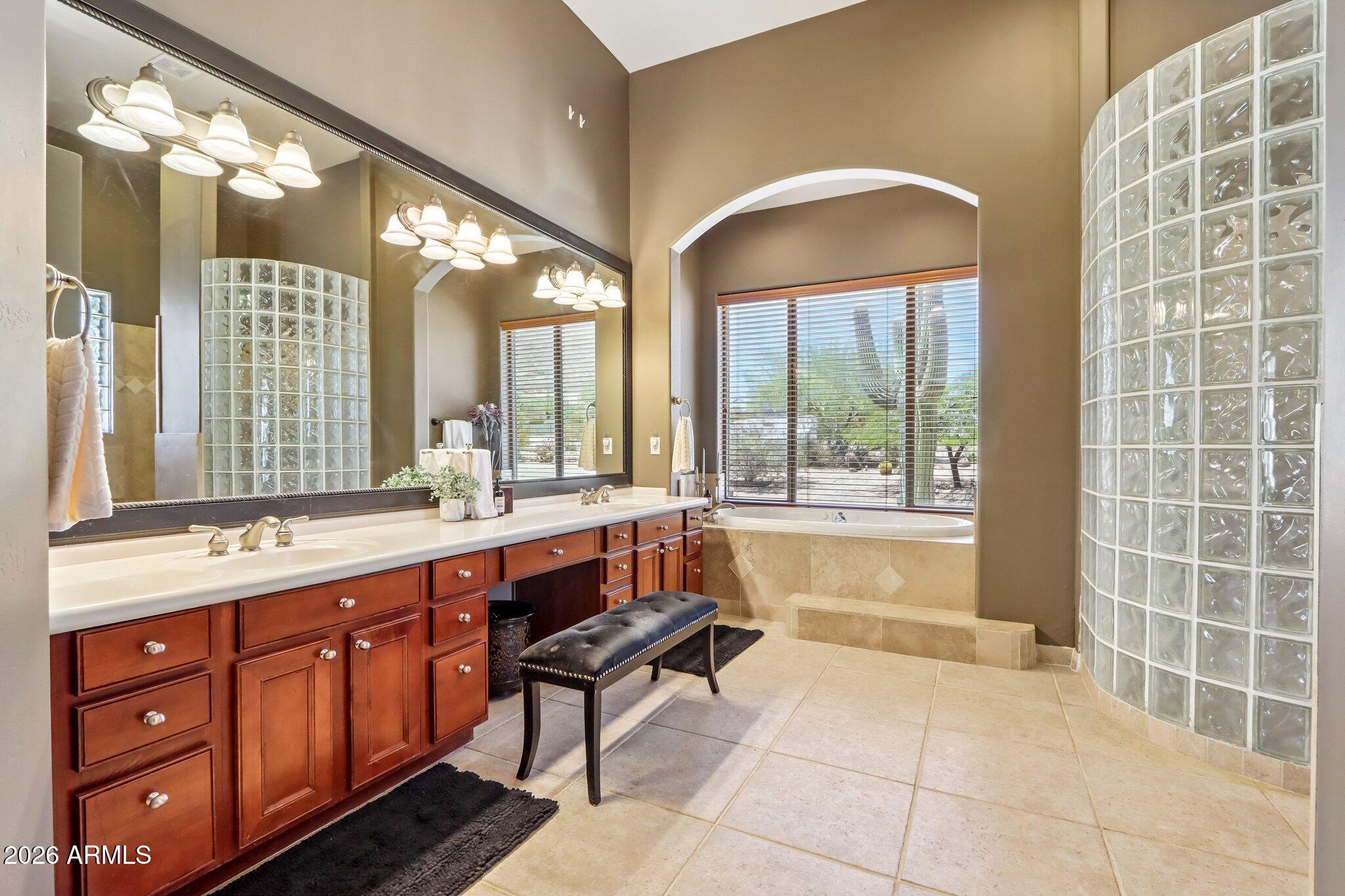 3019 W CARRIAGE Drive
