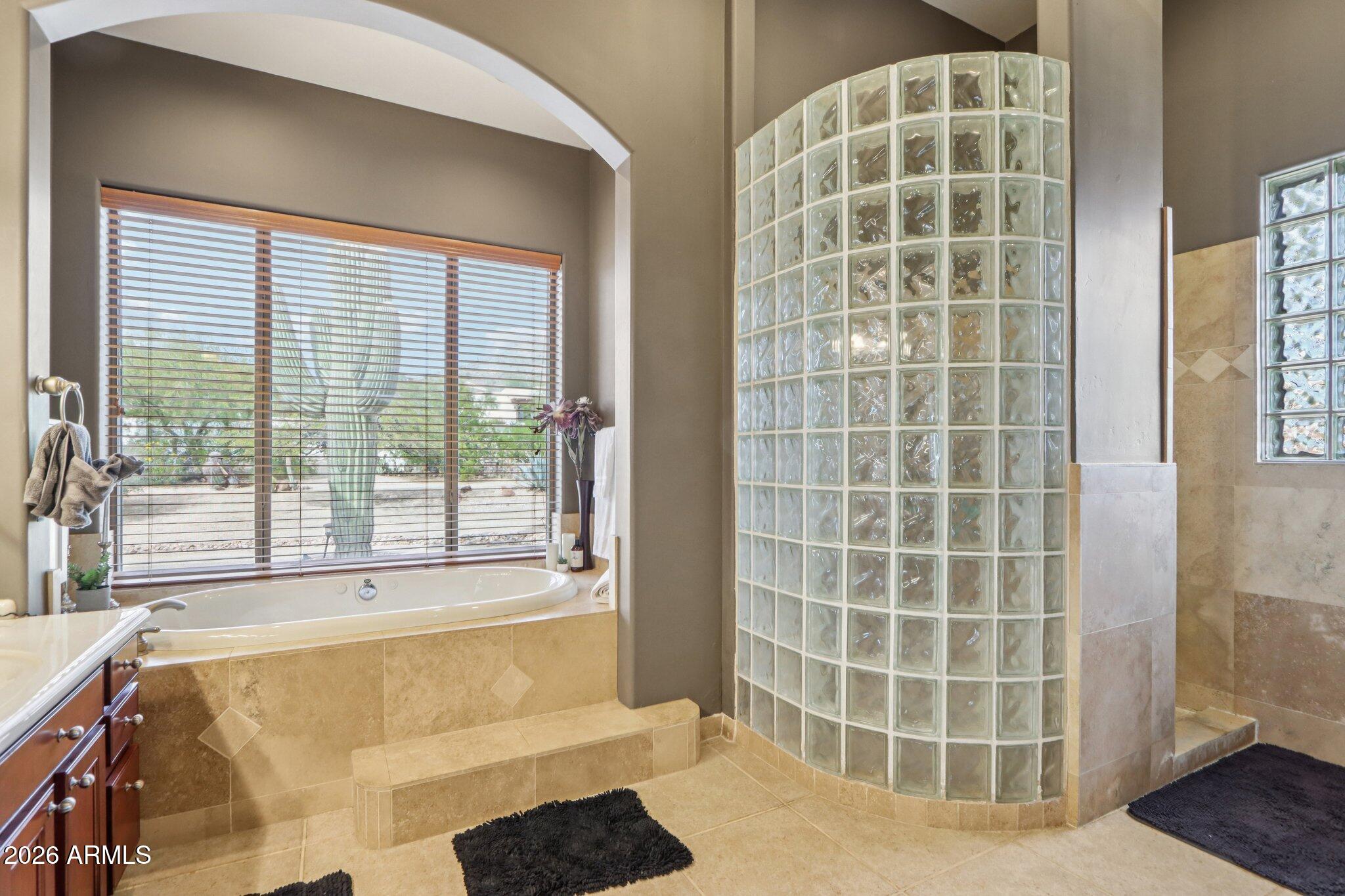 3019 W CARRIAGE Drive