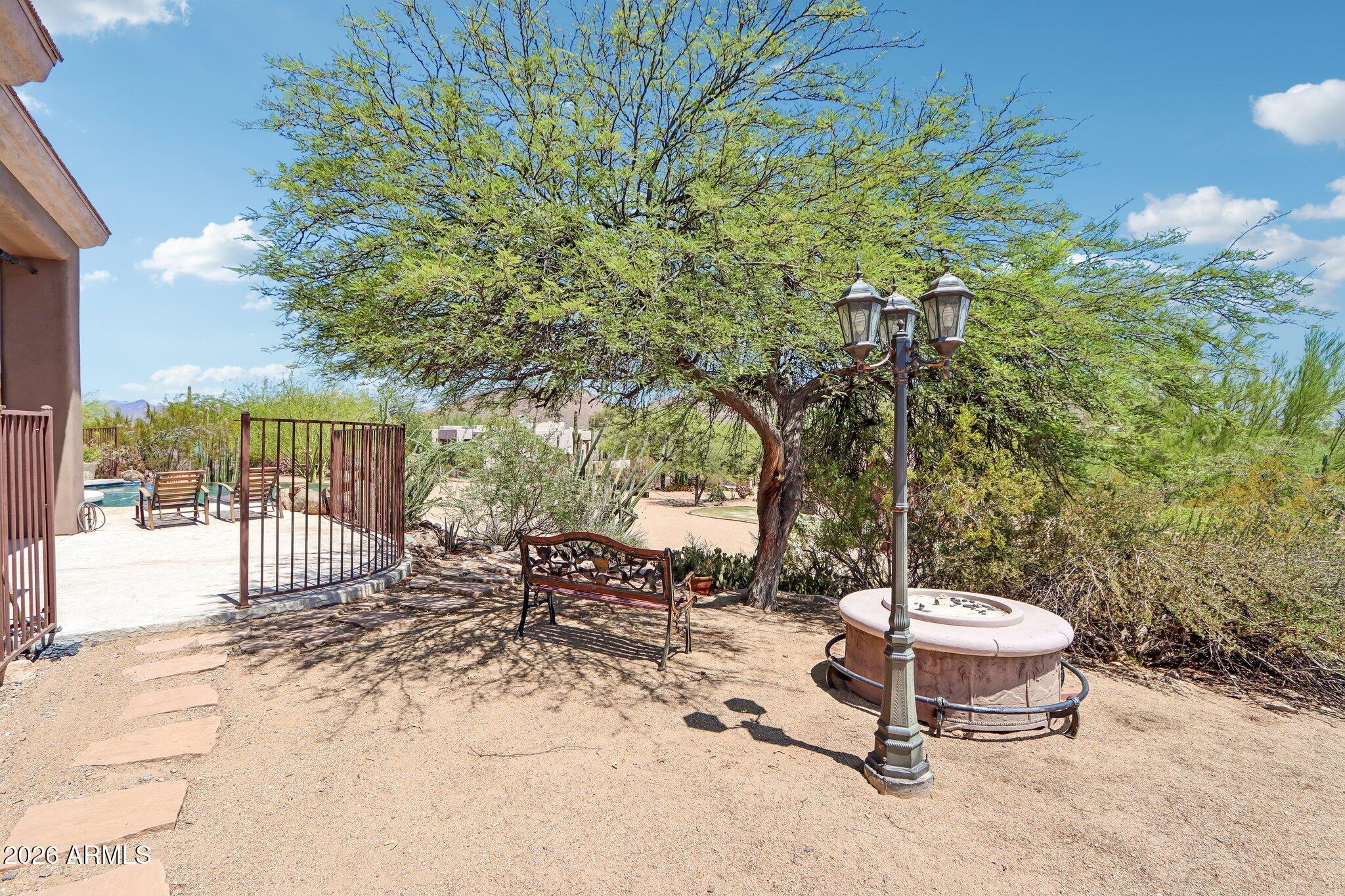 3019 W CARRIAGE Drive