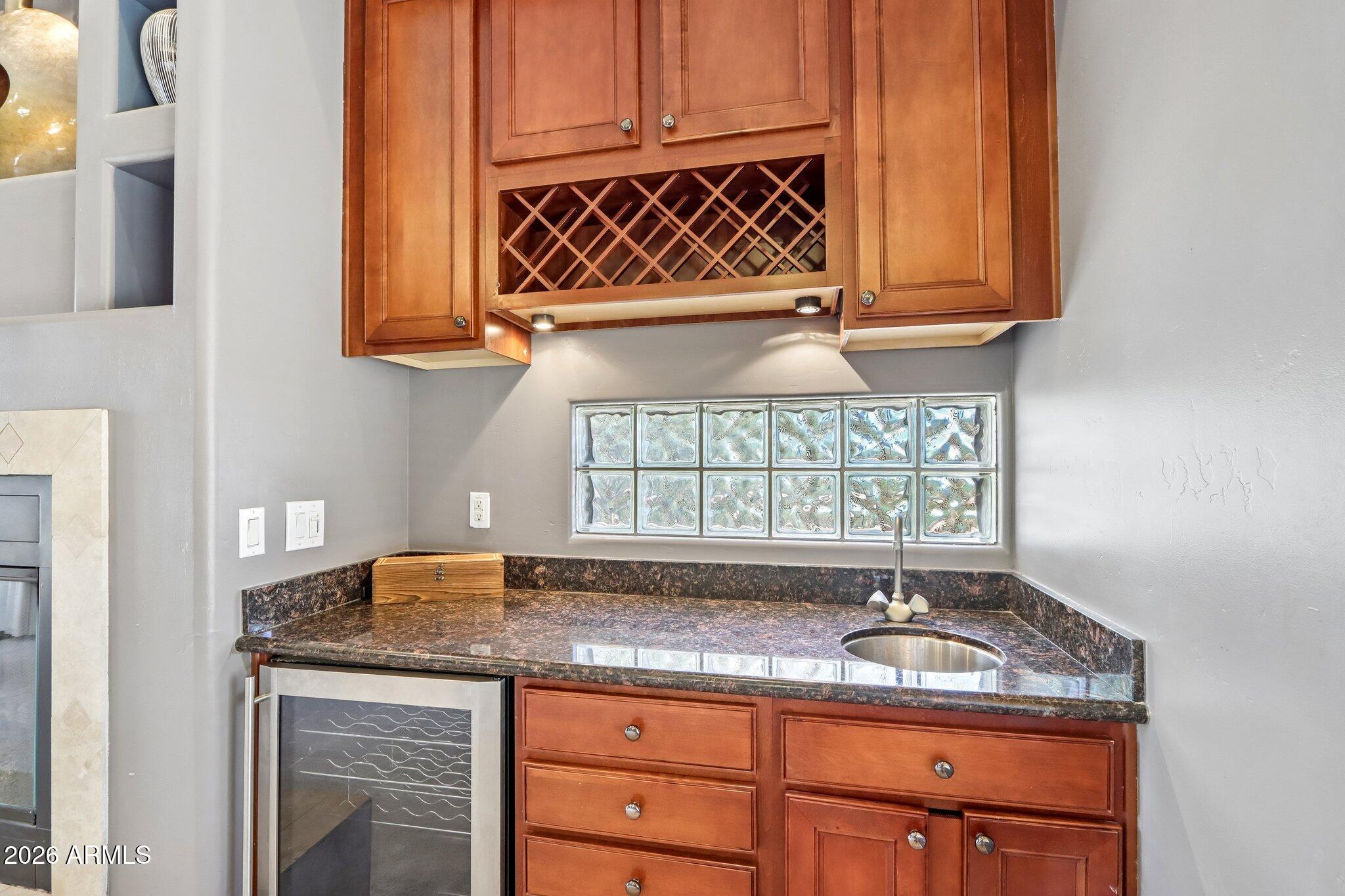 3019 W CARRIAGE Drive