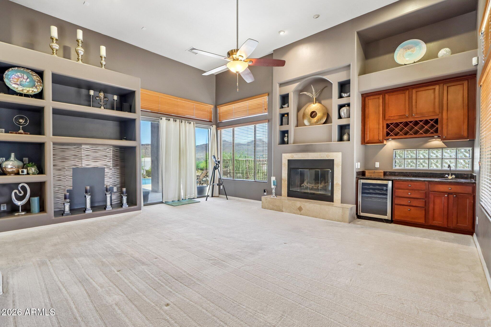 3019 W CARRIAGE Drive