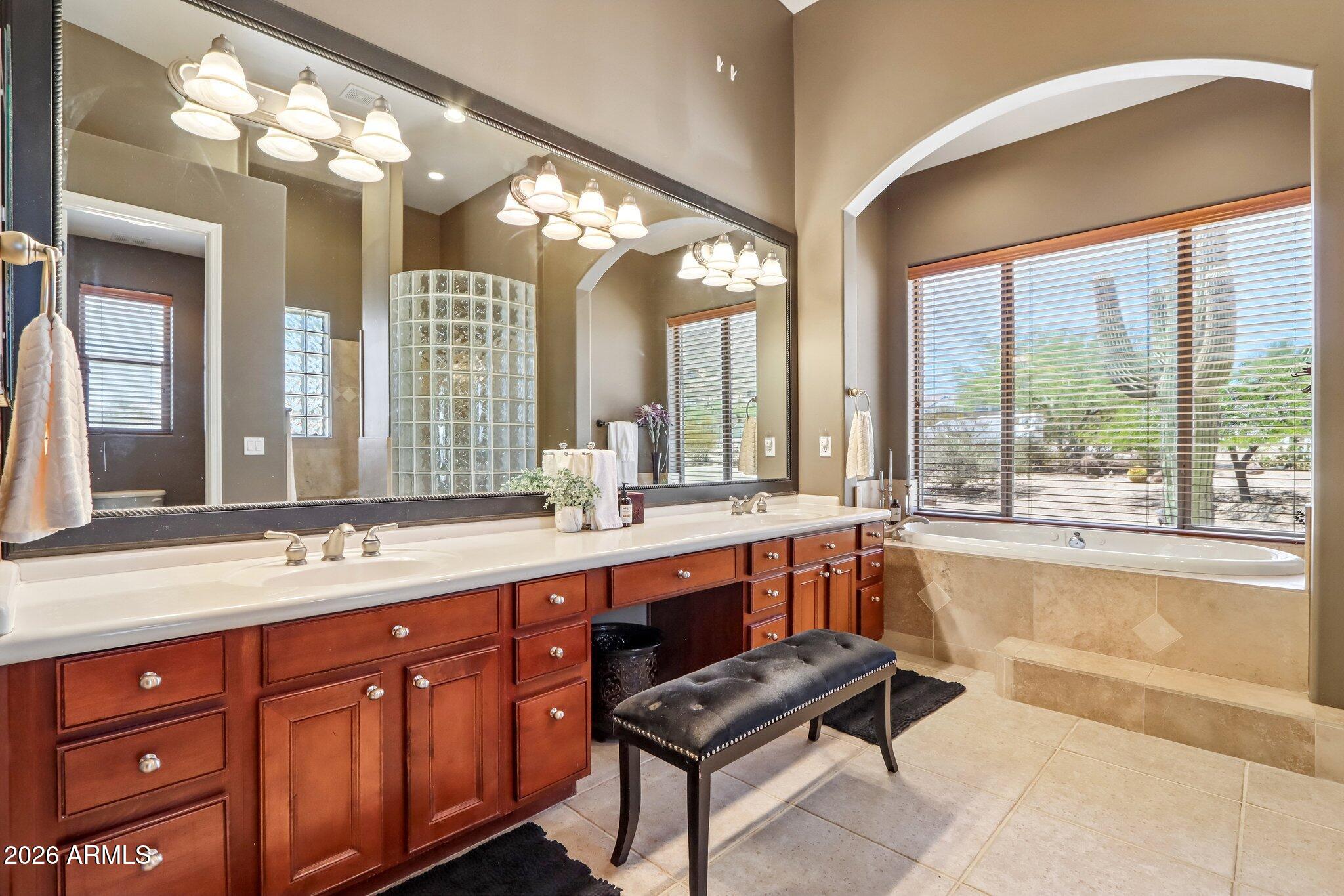 3019 W CARRIAGE Drive