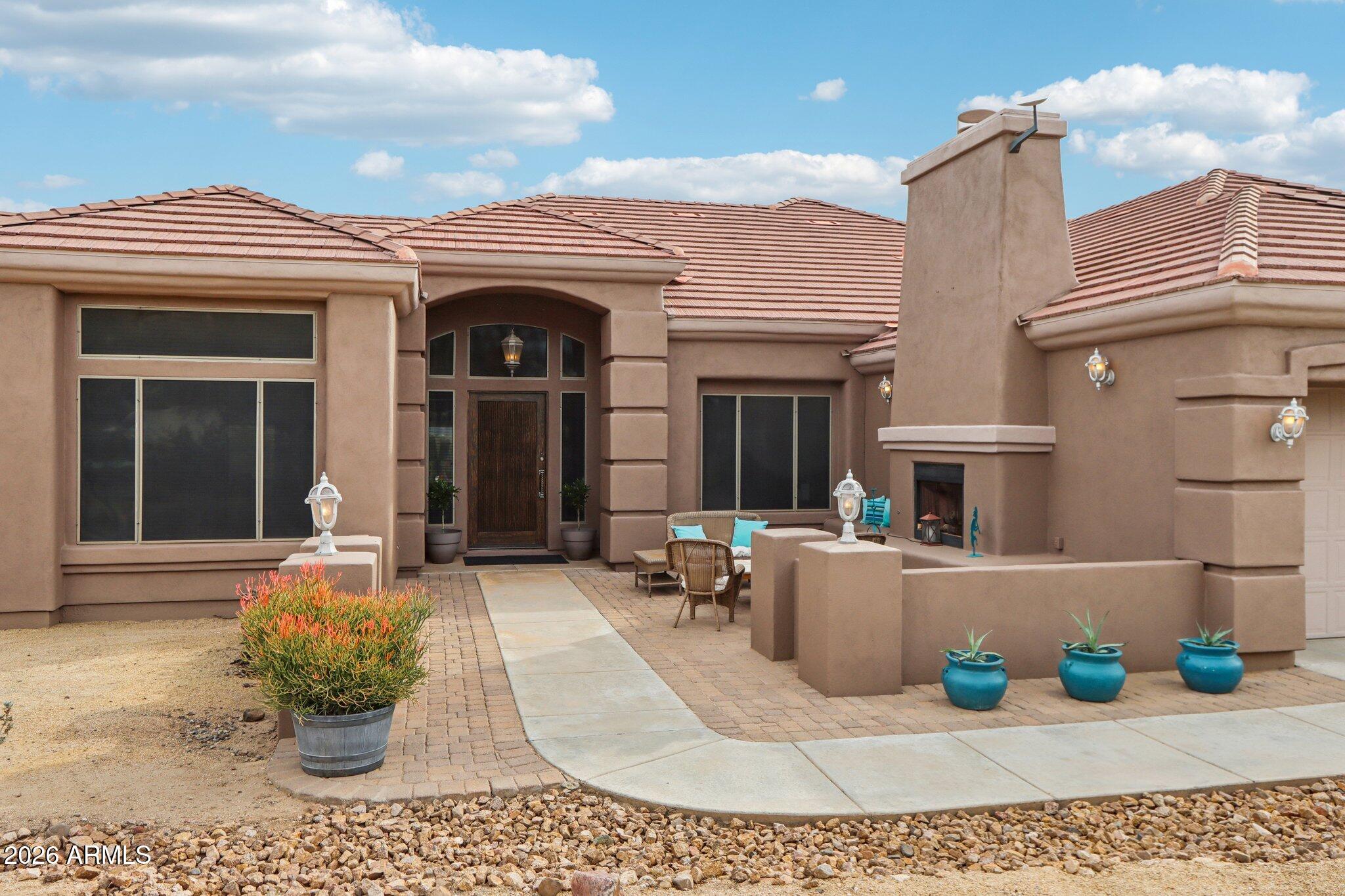 3019 W CARRIAGE Drive