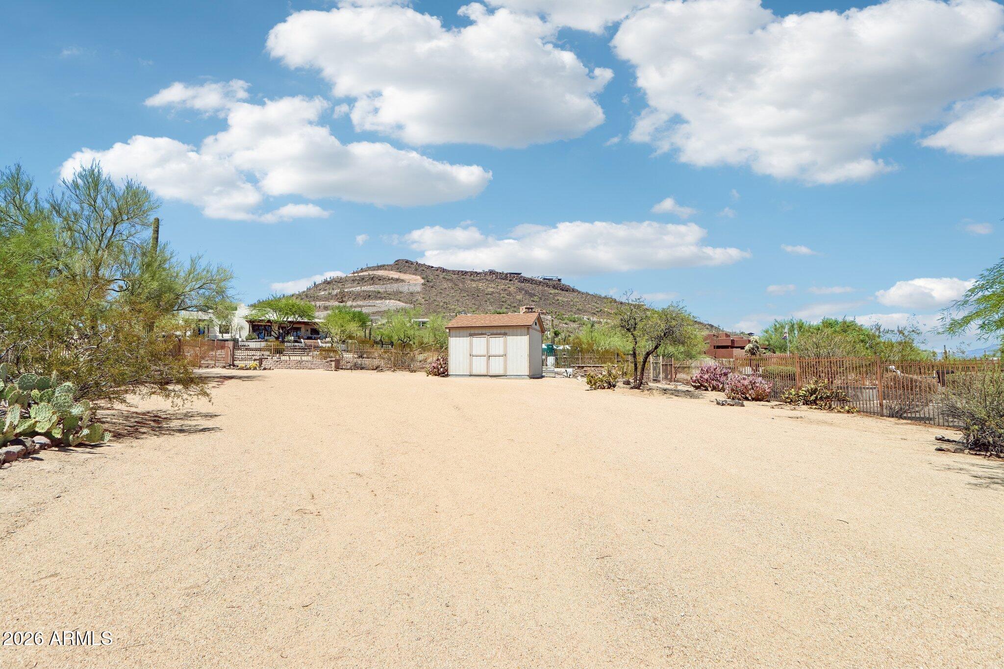 3019 W CARRIAGE Drive