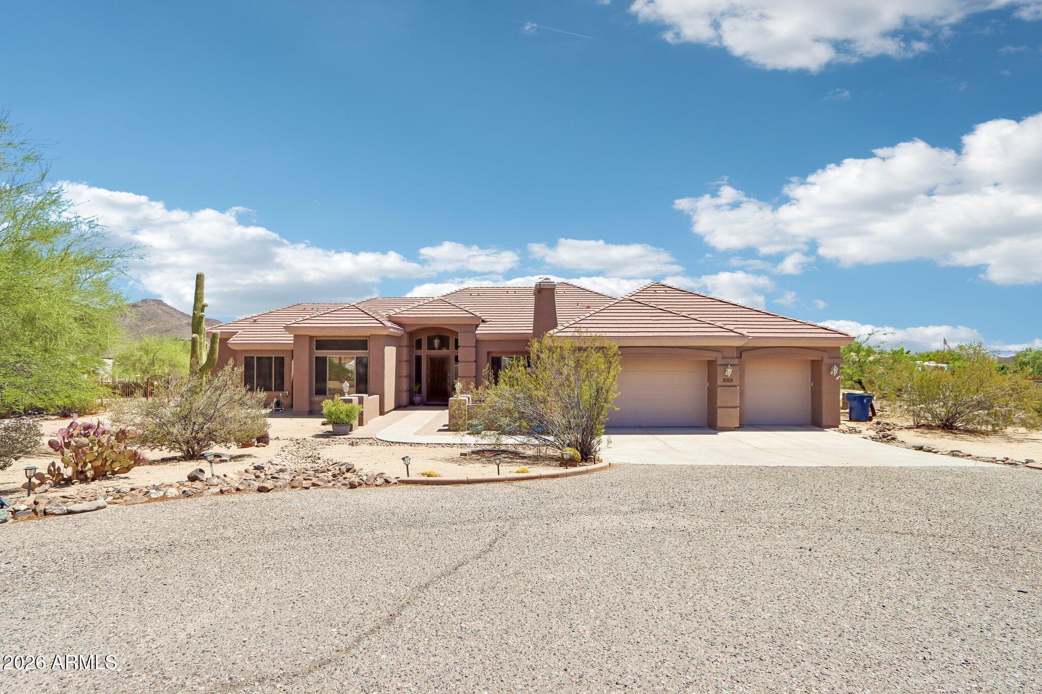 3019 W CARRIAGE Drive