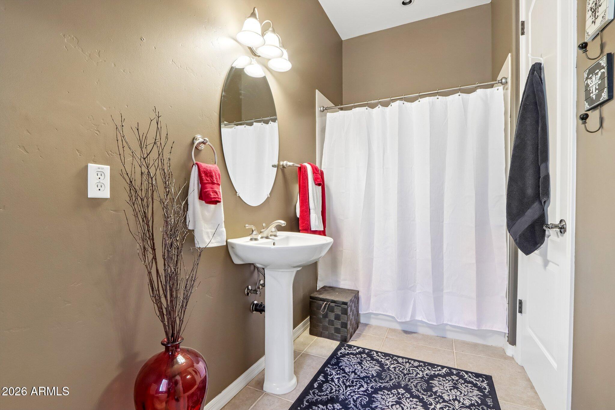 3019 W CARRIAGE Drive