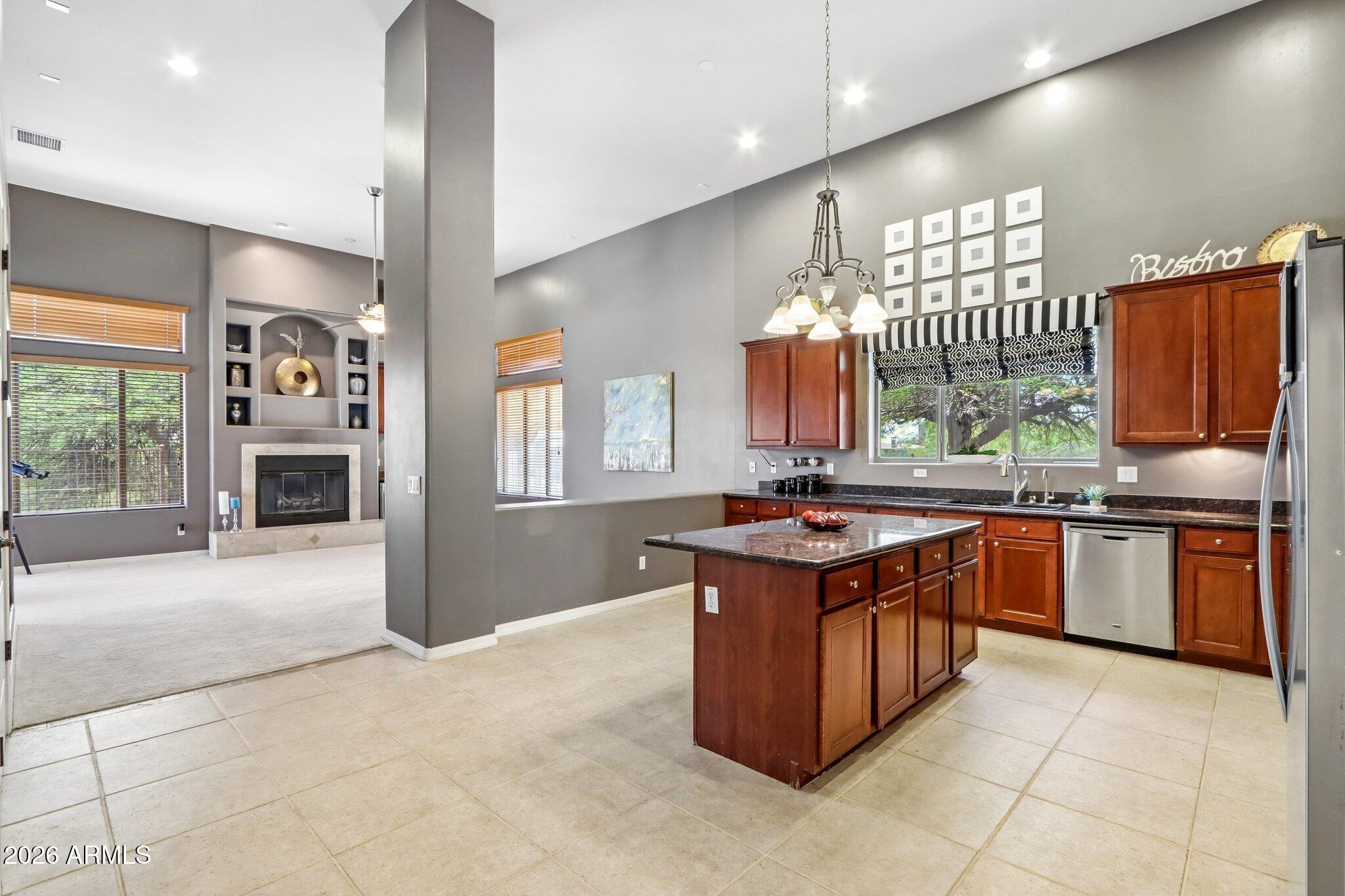 3019 W CARRIAGE Drive