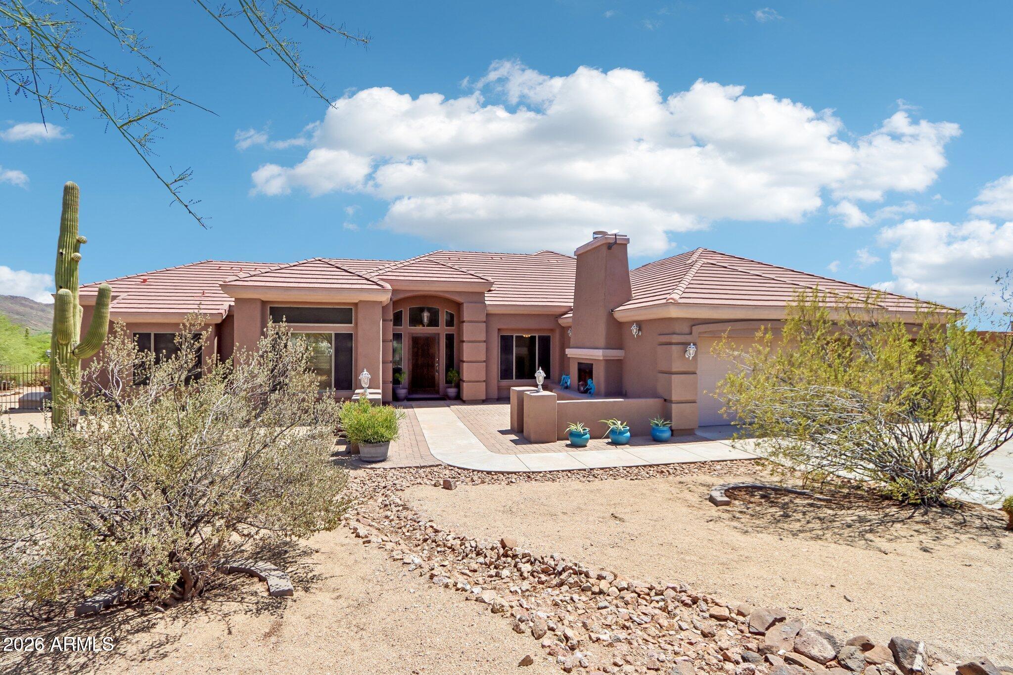 3019 W CARRIAGE Drive