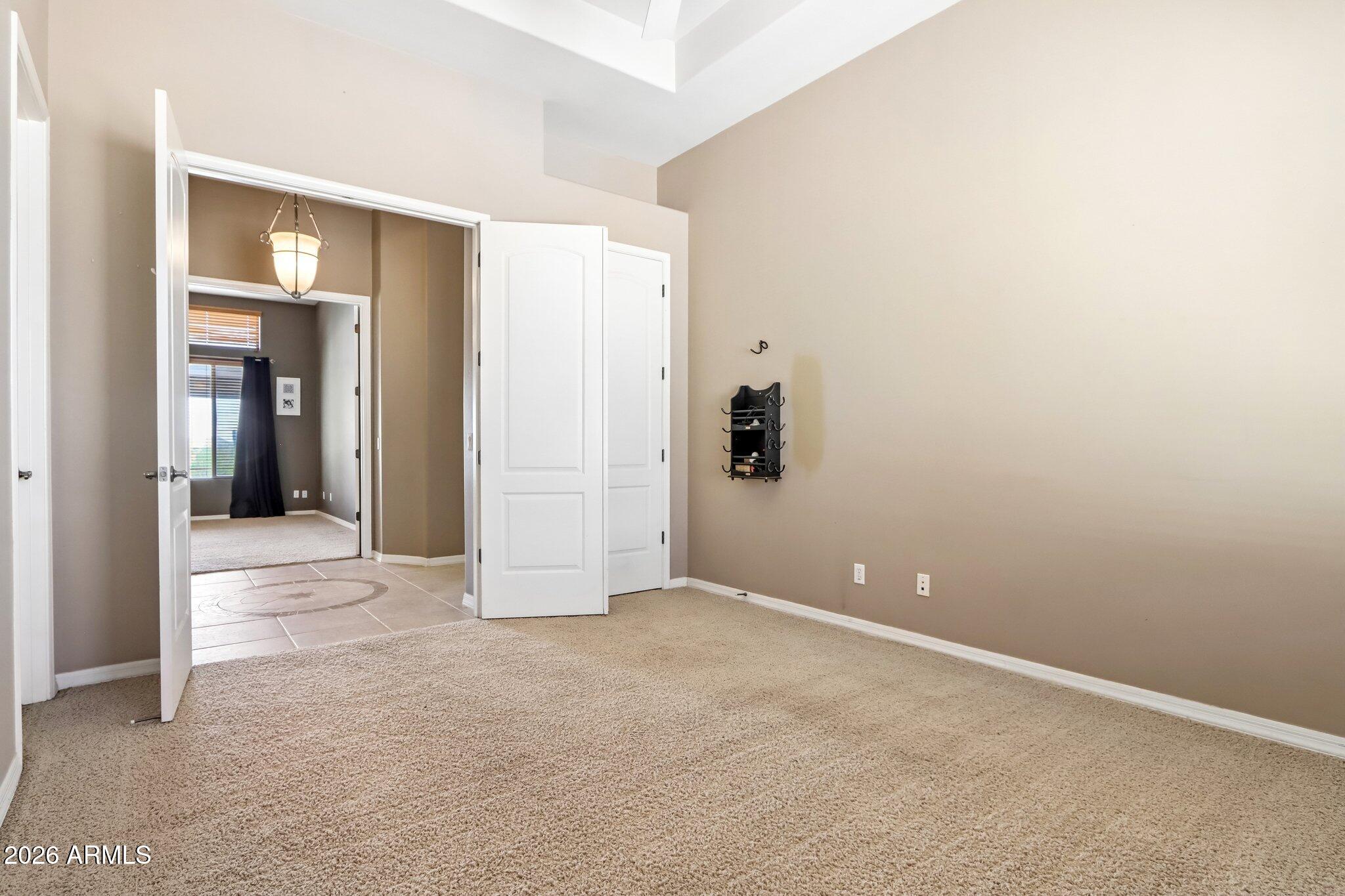 3019 W CARRIAGE Drive