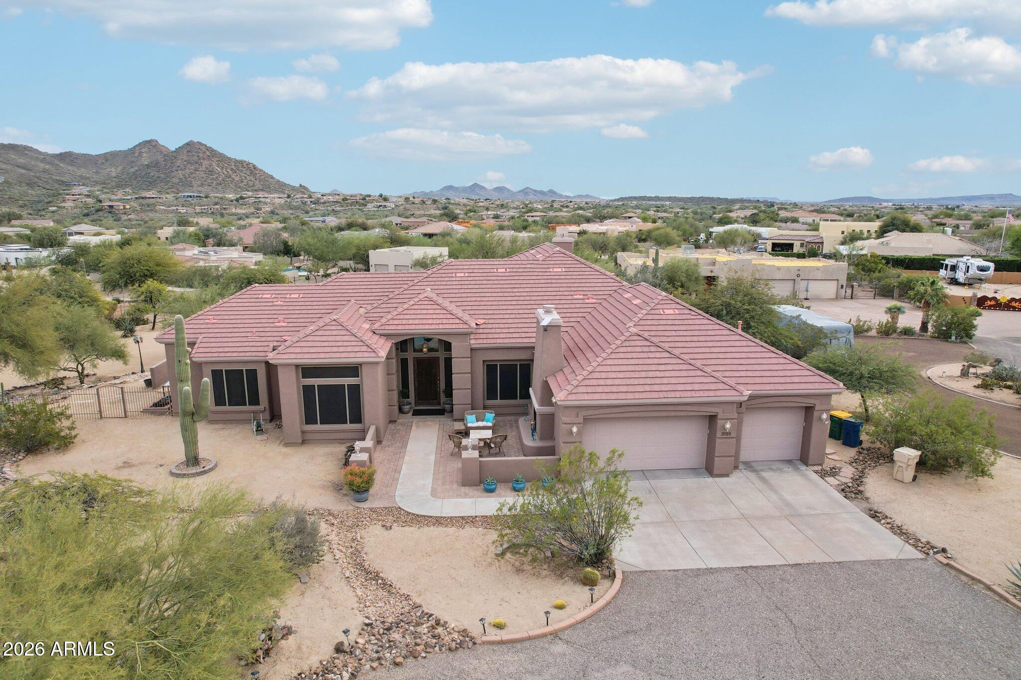 3019 W CARRIAGE Drive
