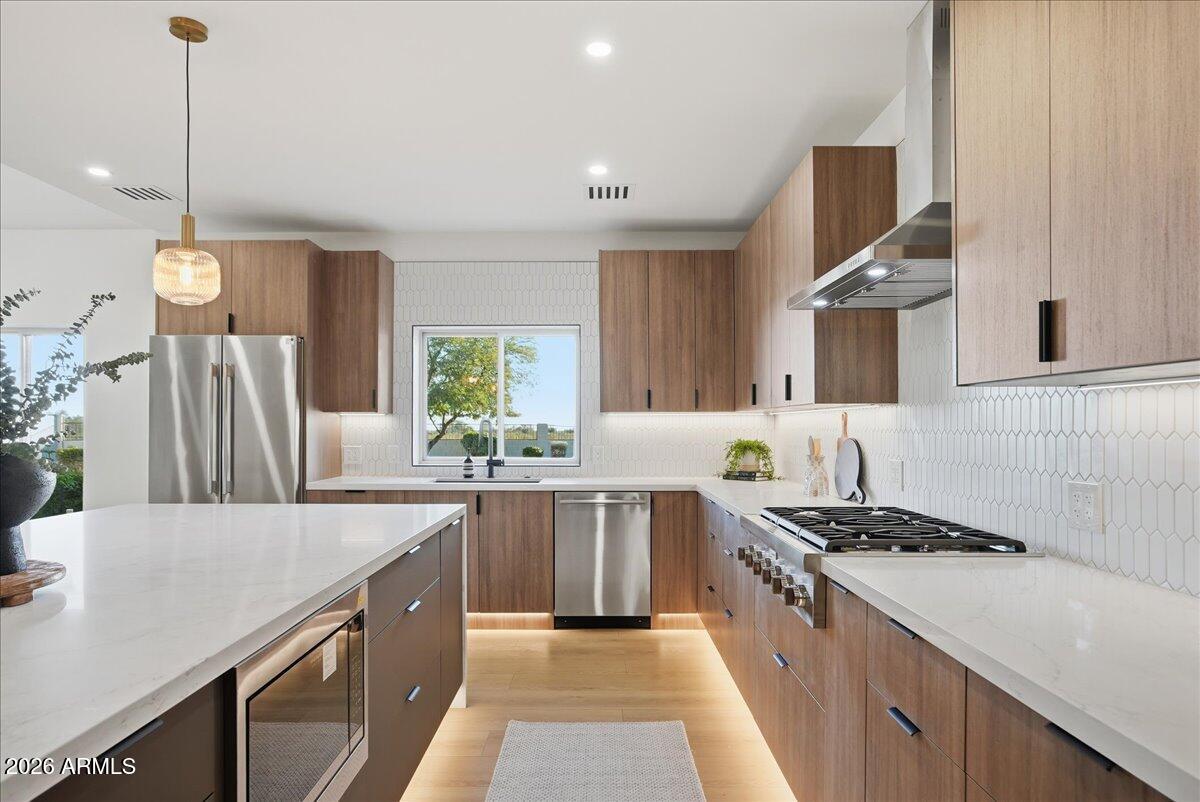 10555 E BELLA VISTA Drive