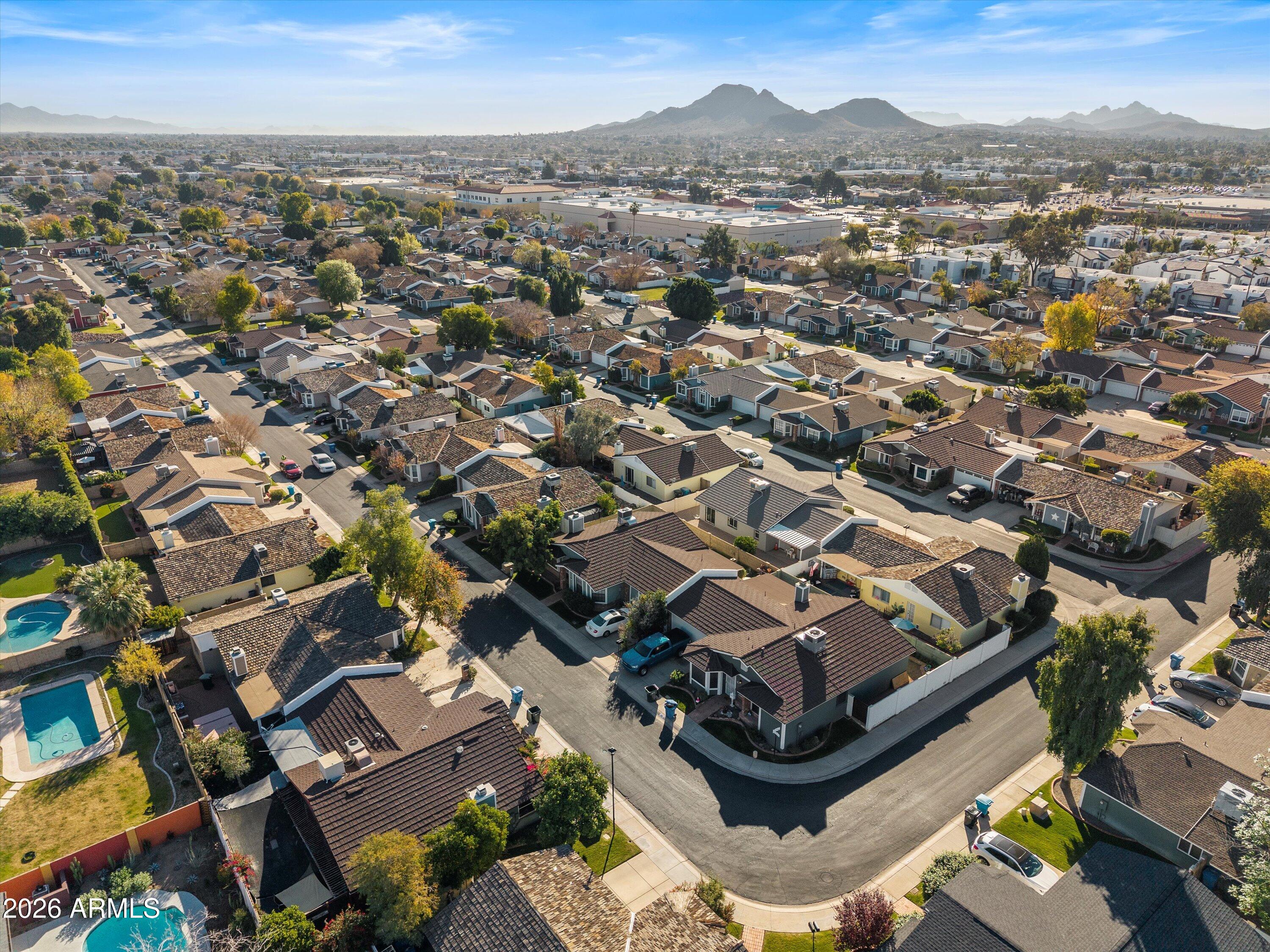 133 E CAMPO BELLO Drive