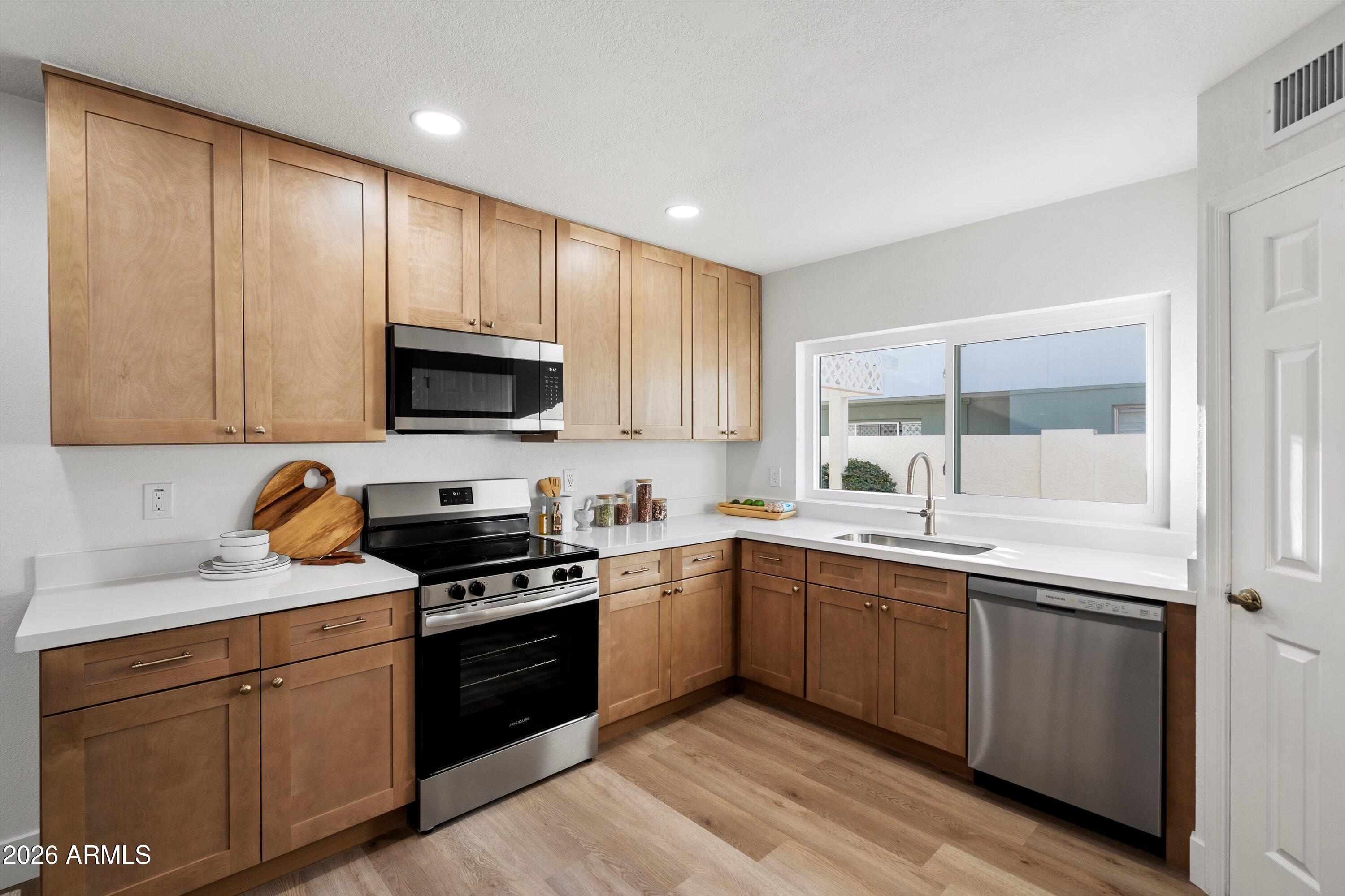 133 E CAMPO BELLO Drive