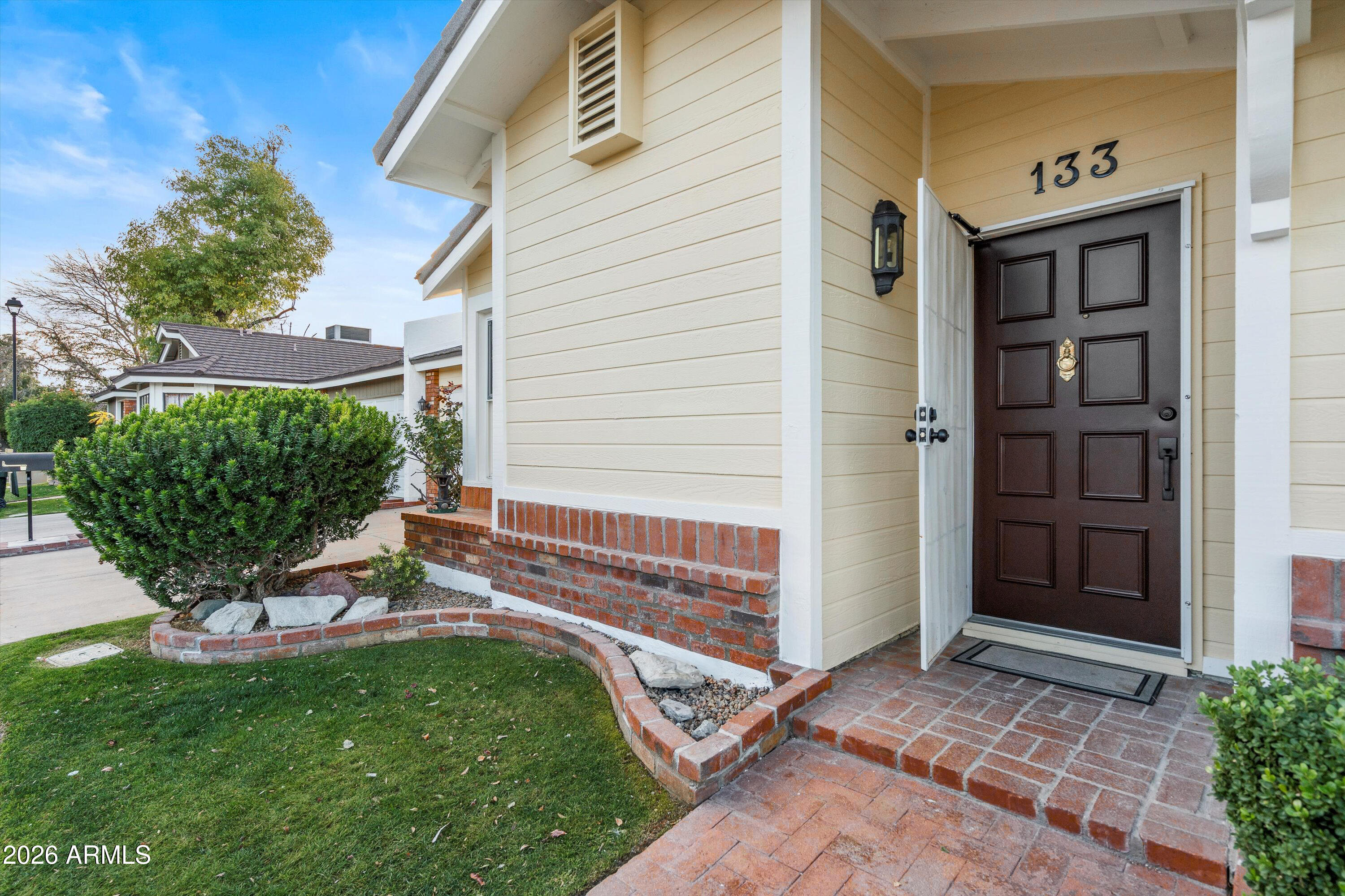 133 E CAMPO BELLO Drive