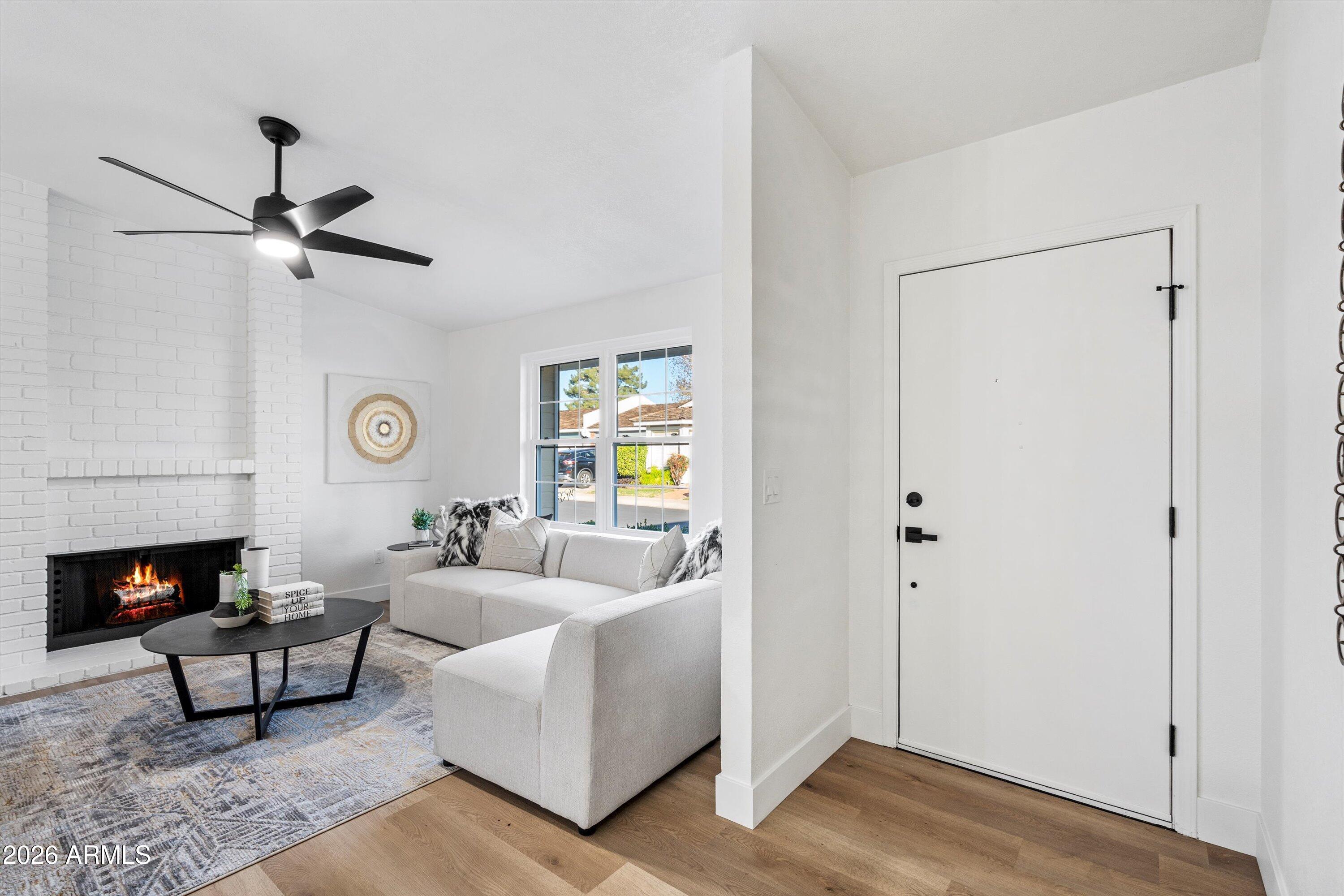 133 E CAMPO BELLO Drive