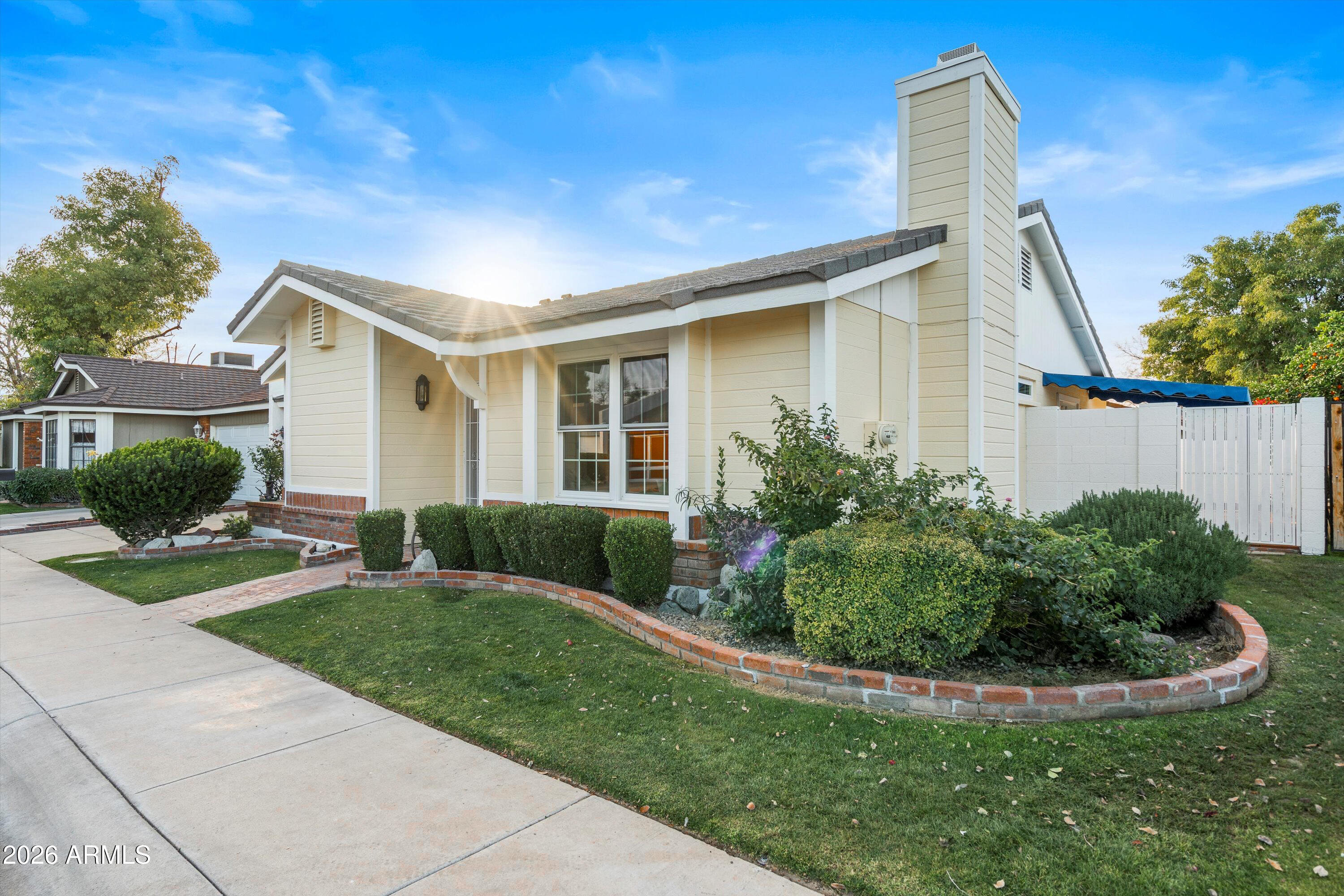 133 E CAMPO BELLO Drive