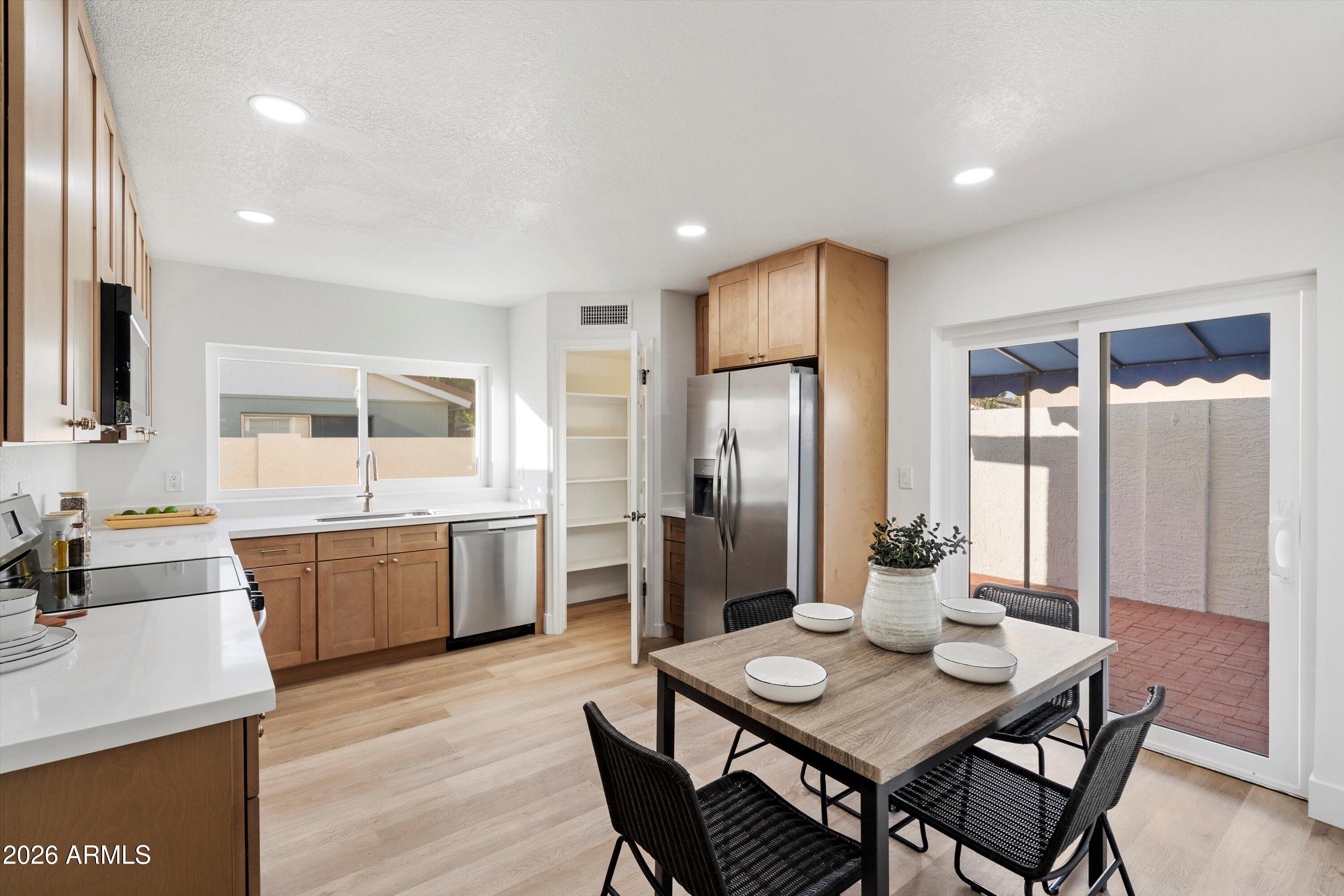 133 E CAMPO BELLO Drive