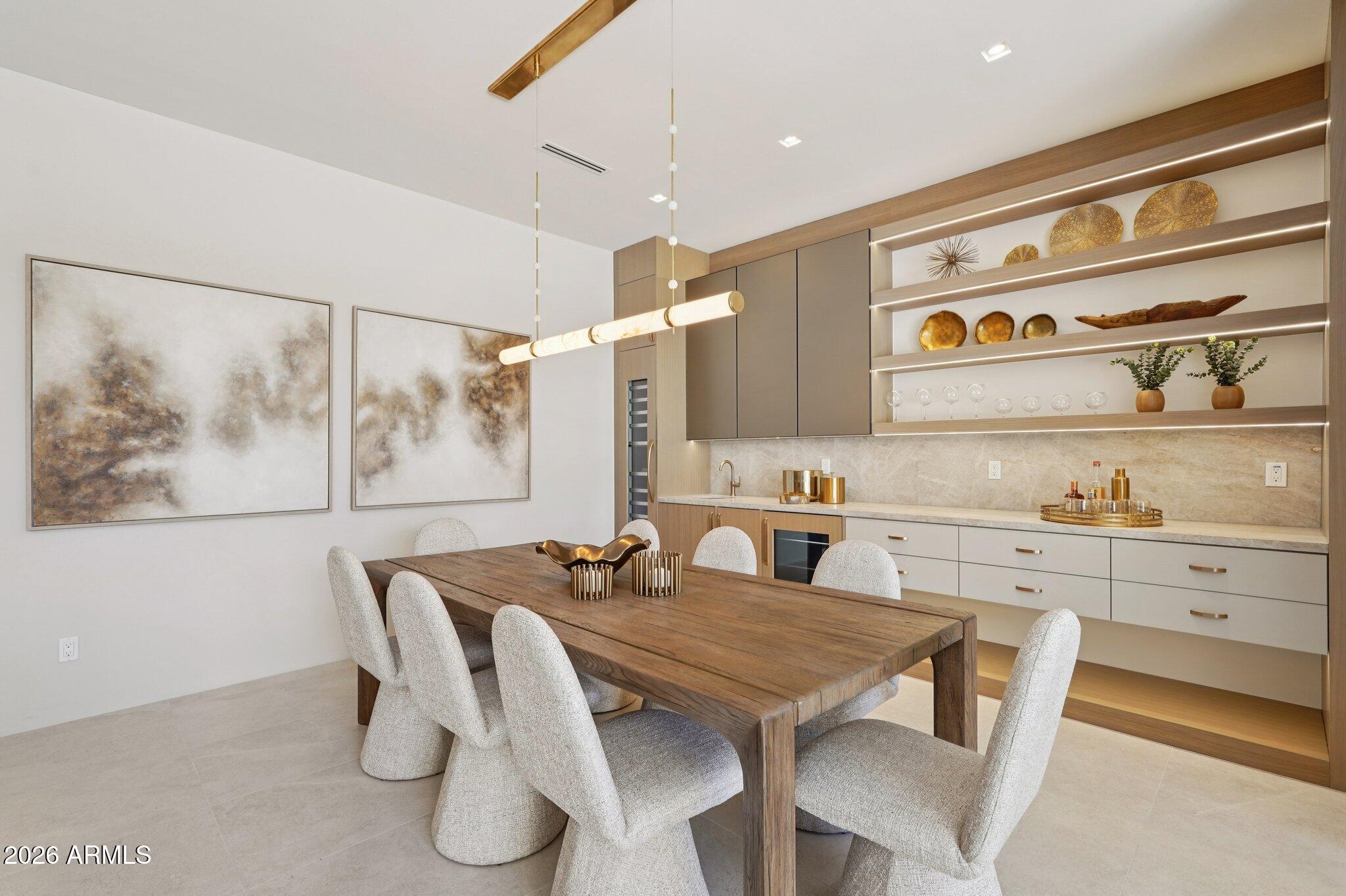 5761 N ECHO CANYON Circle