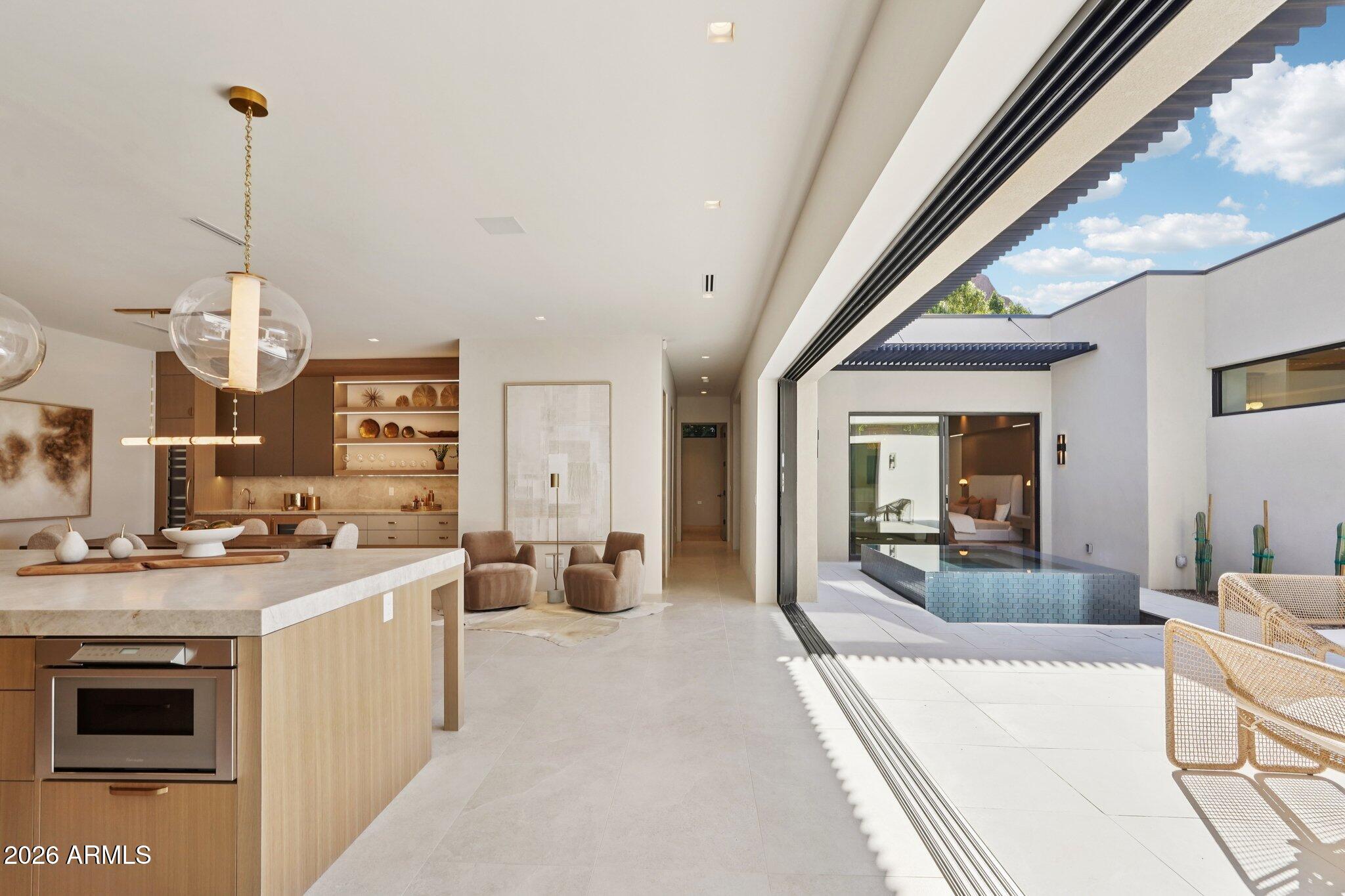 5761 N ECHO CANYON Circle