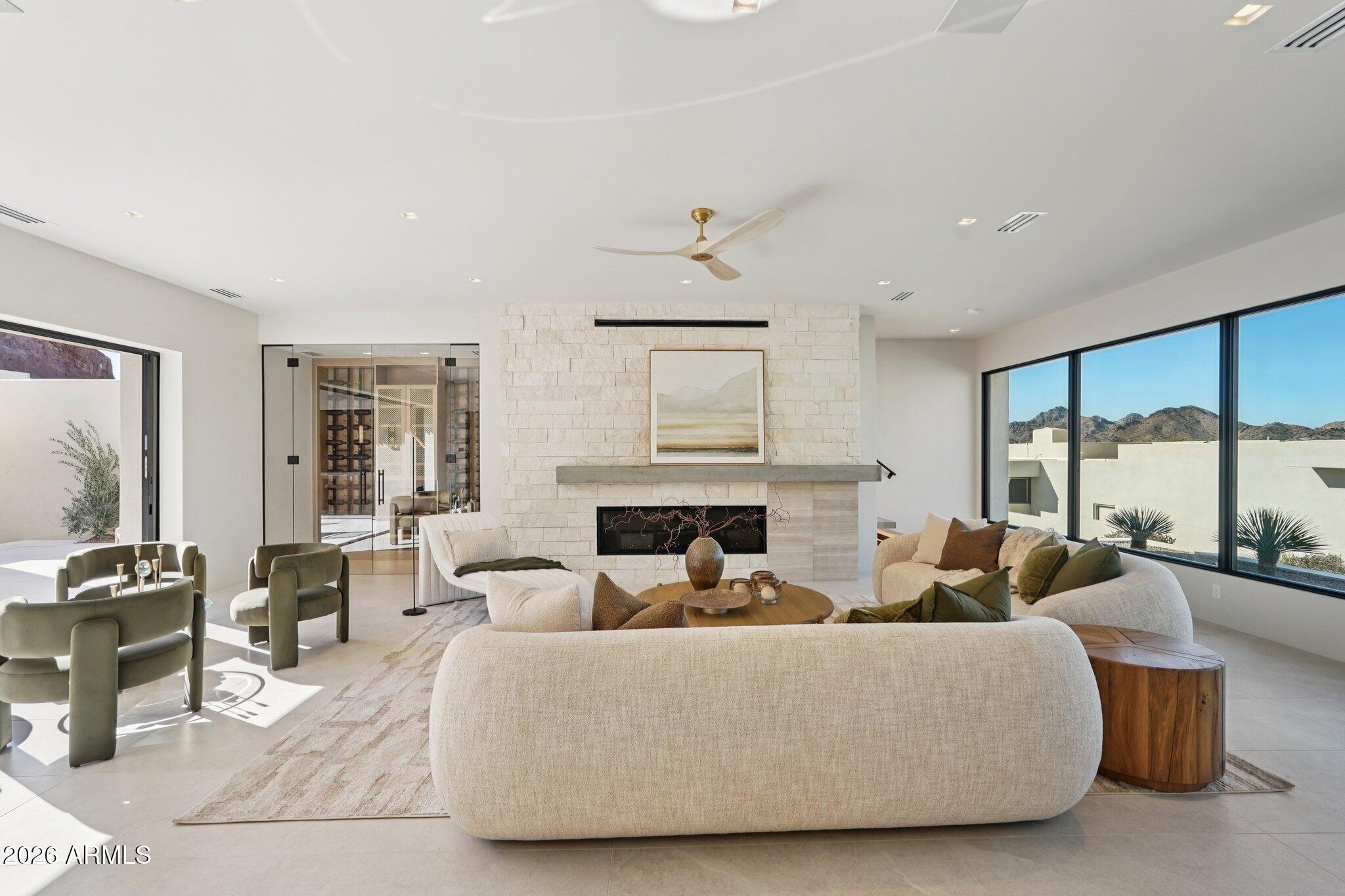 5761 N ECHO CANYON Circle