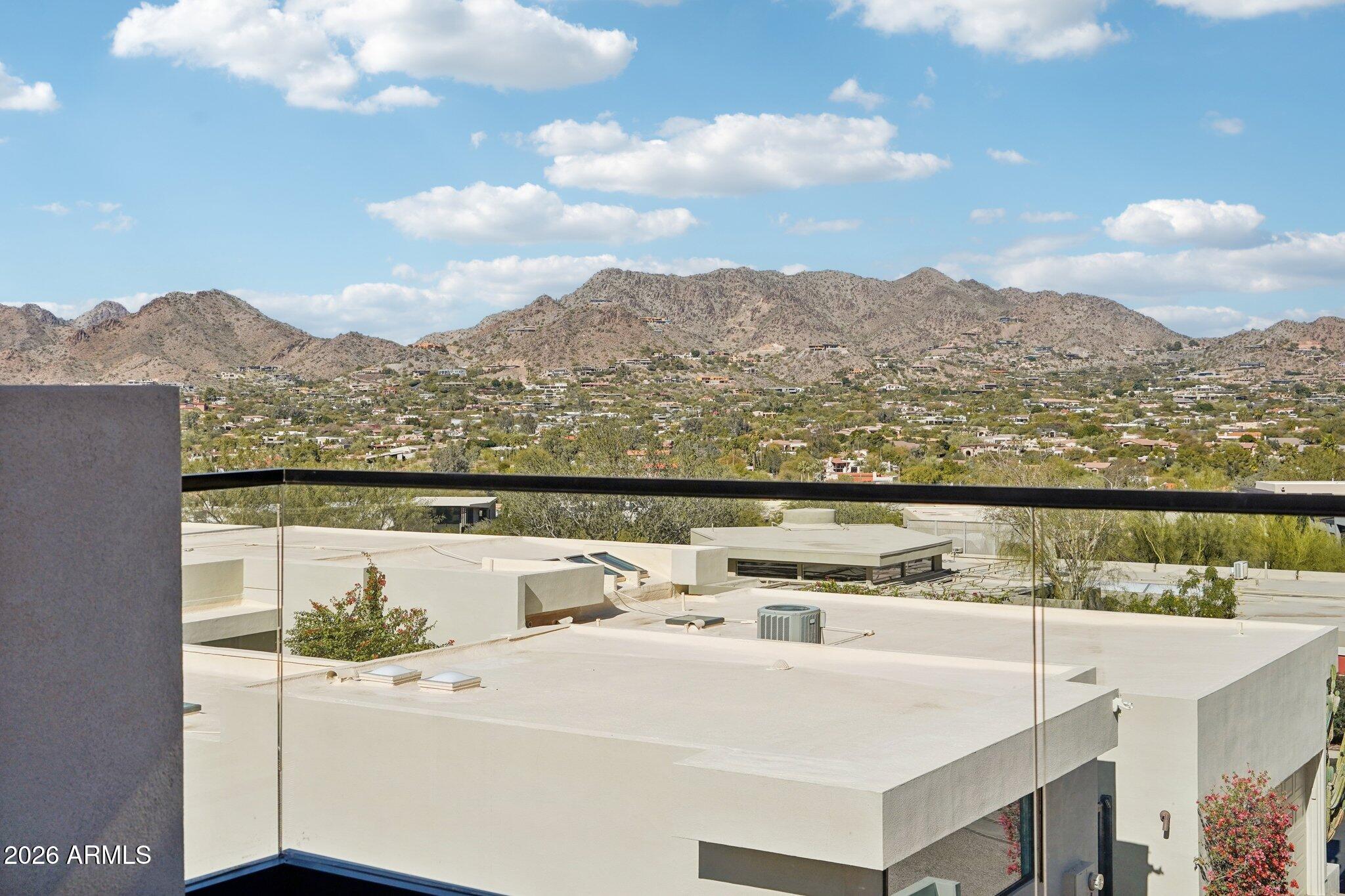 5761 N ECHO CANYON Circle