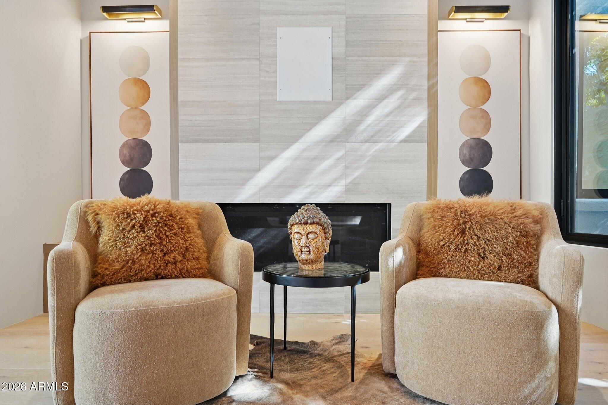 5761 N ECHO CANYON Circle