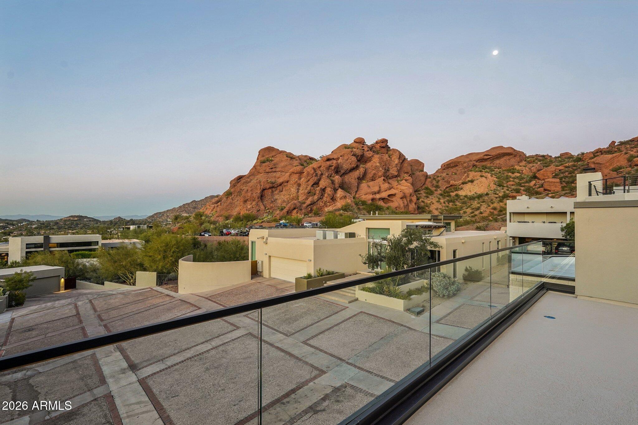 5761 N ECHO CANYON Circle