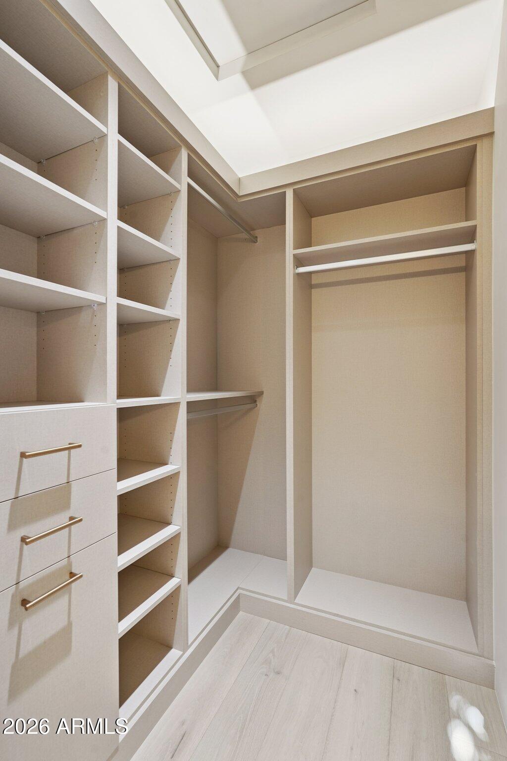 5761 N ECHO CANYON Circle