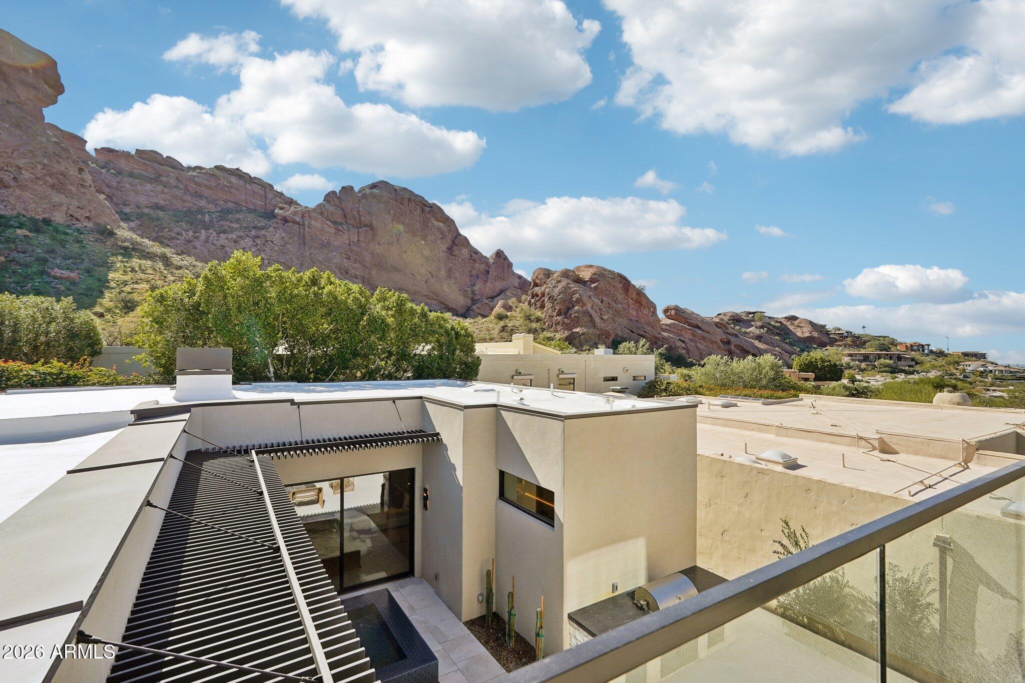 5761 N ECHO CANYON Circle