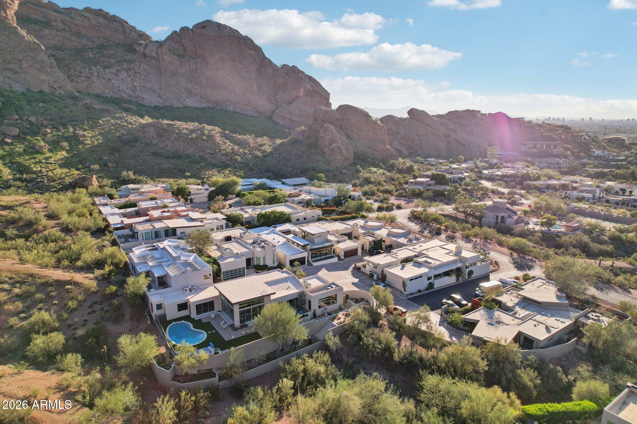 5761 N ECHO CANYON Circle