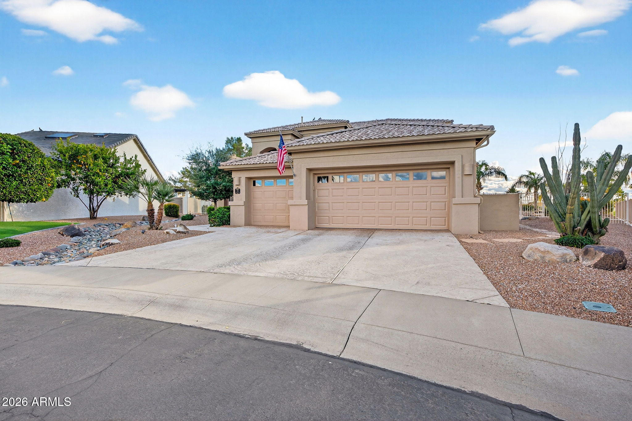 481 W ELMWOOD Place