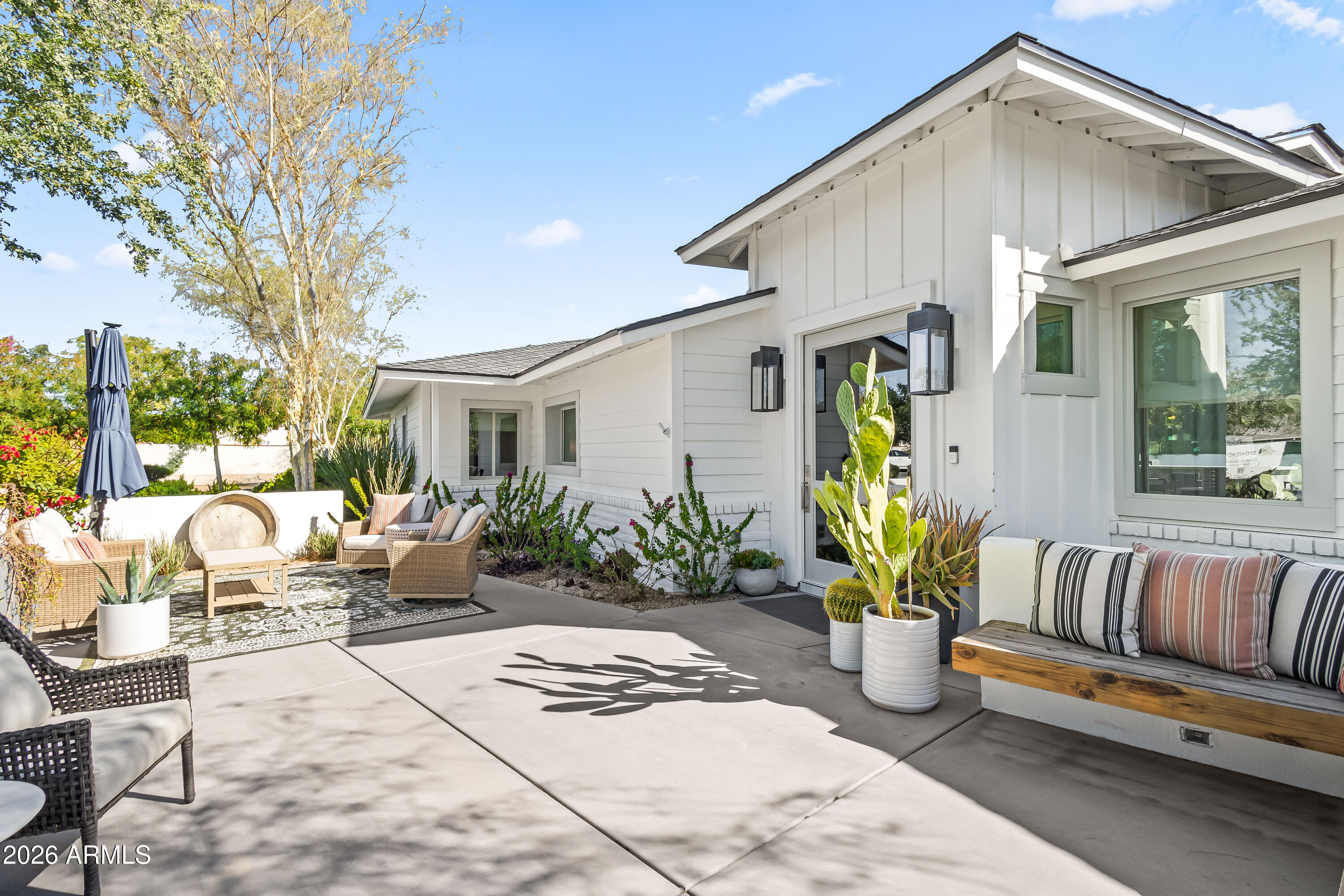 6919 E VISTA Drive
