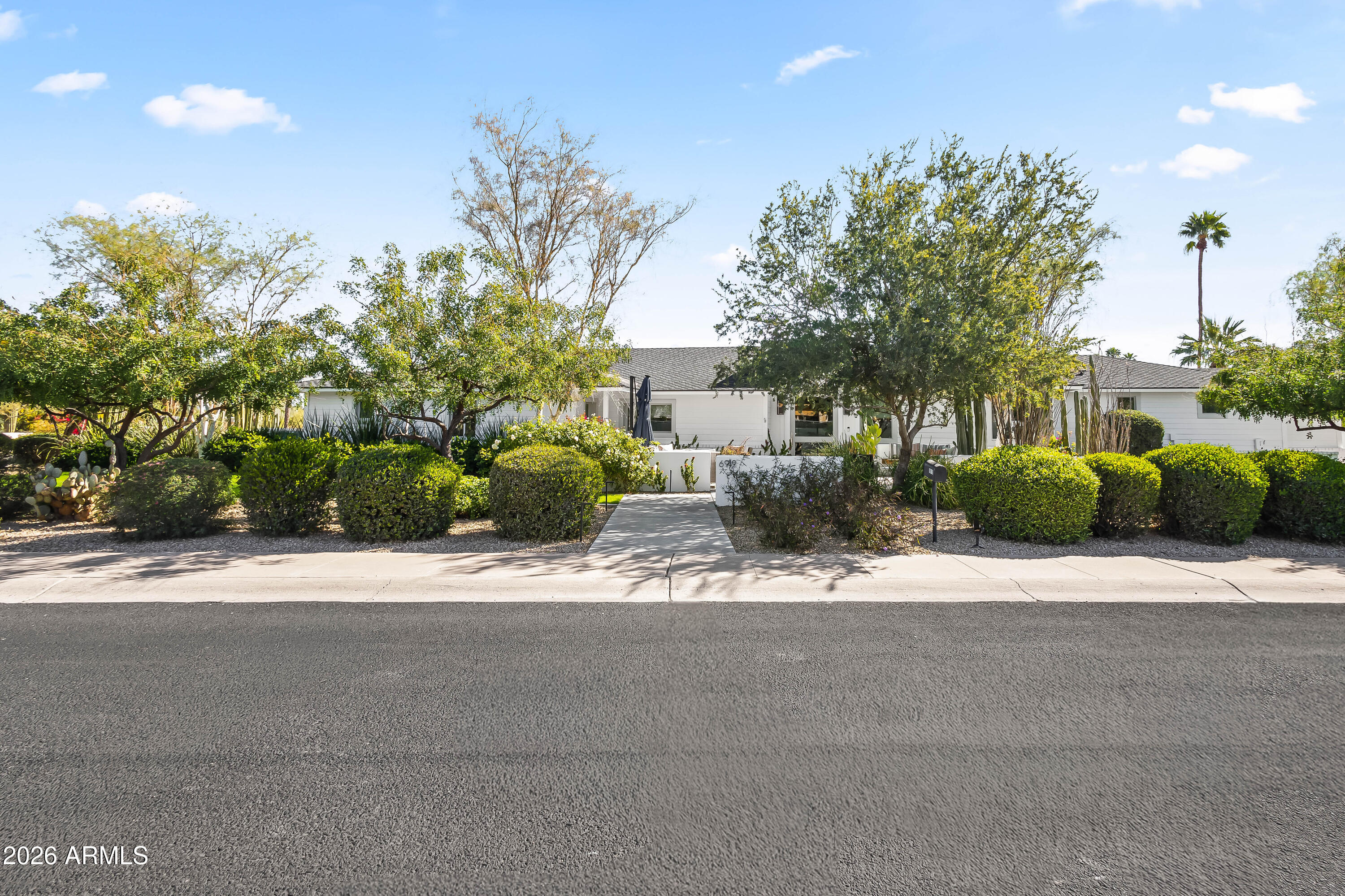 6919 E VISTA Drive