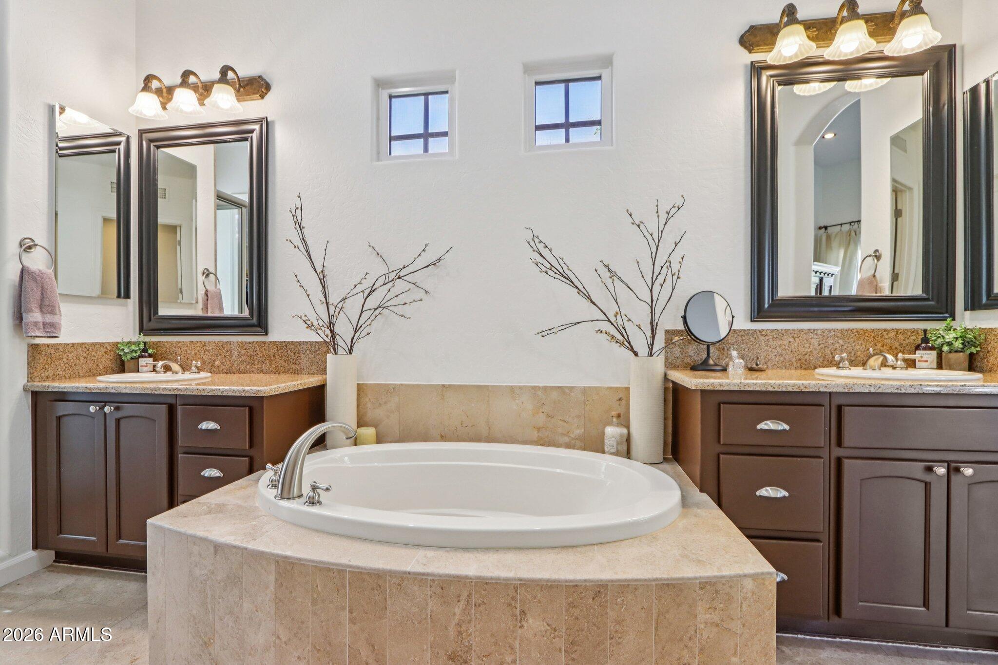 8464 E GILDED PERCH Drive