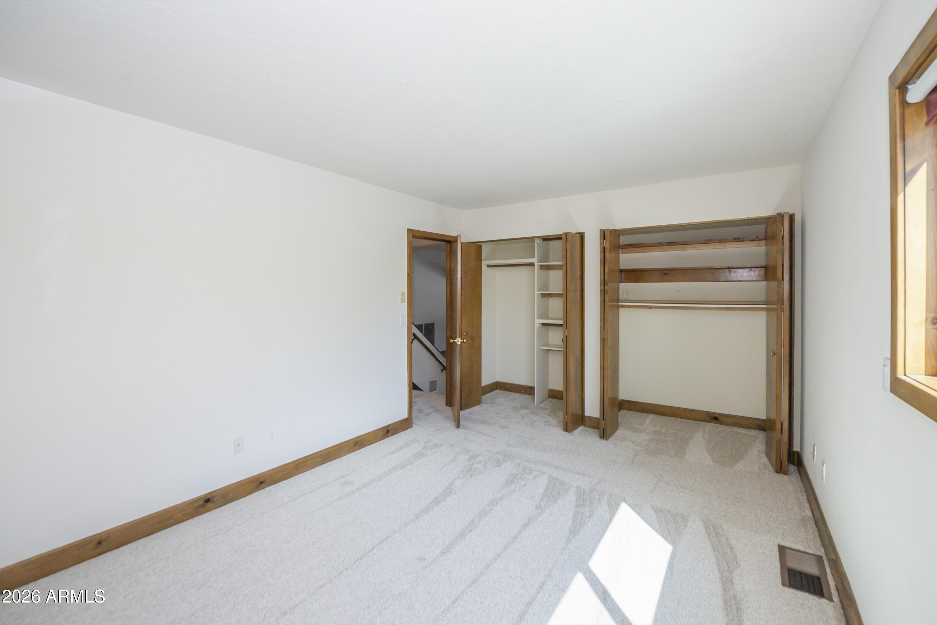 1106 E TIMBER RIDGE Road