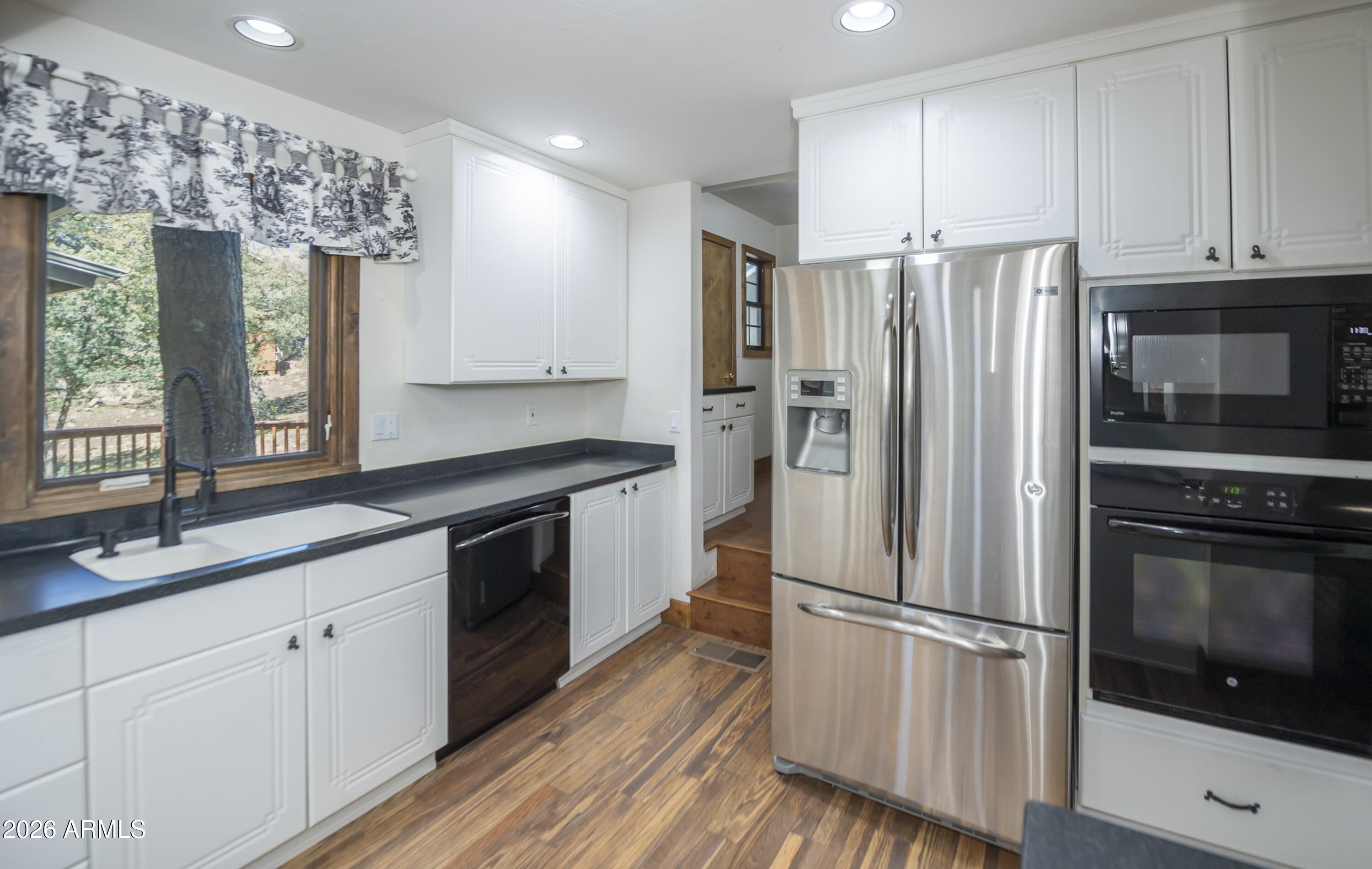1106 E TIMBER RIDGE Road