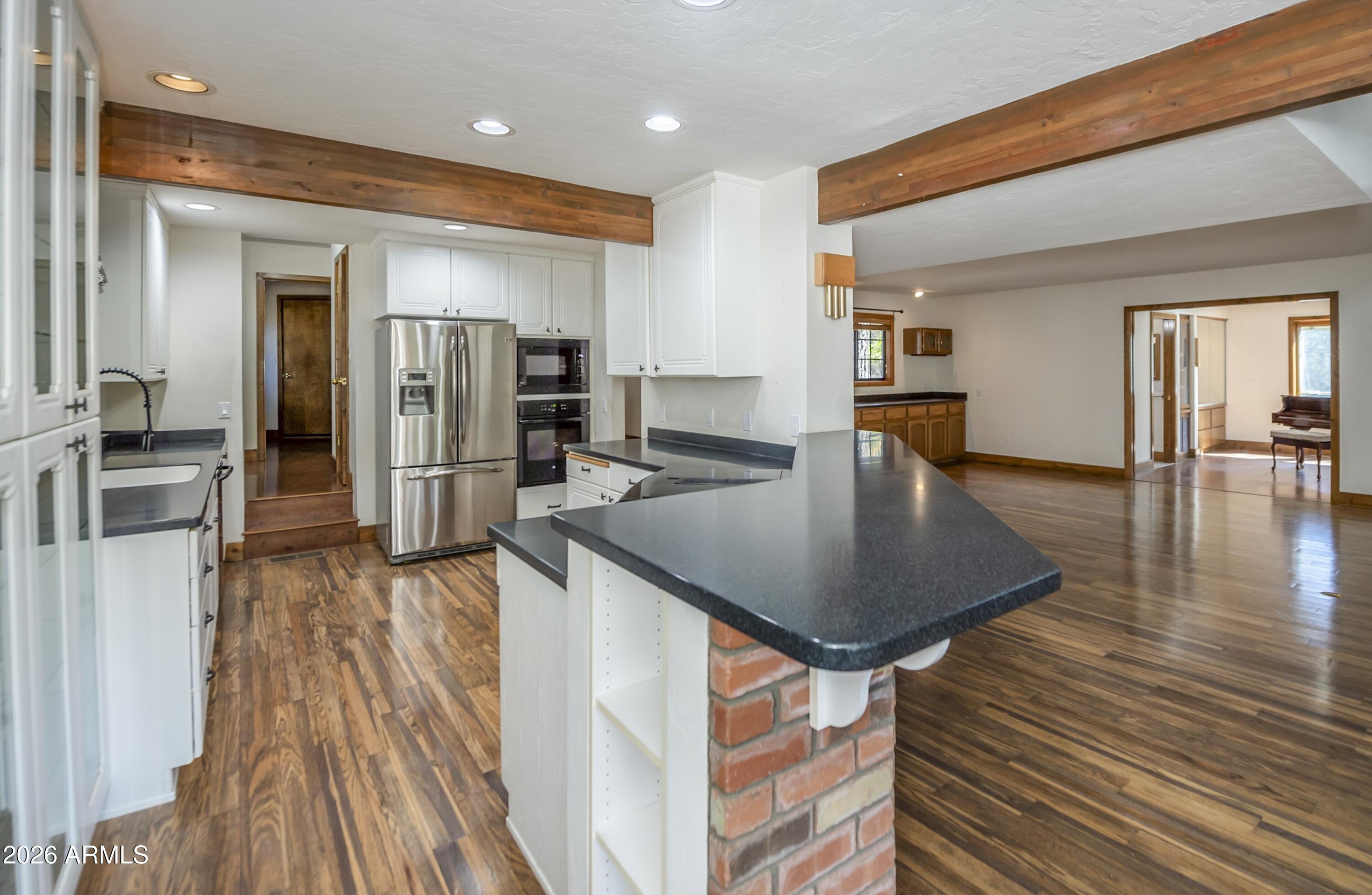1106 E TIMBER RIDGE Road